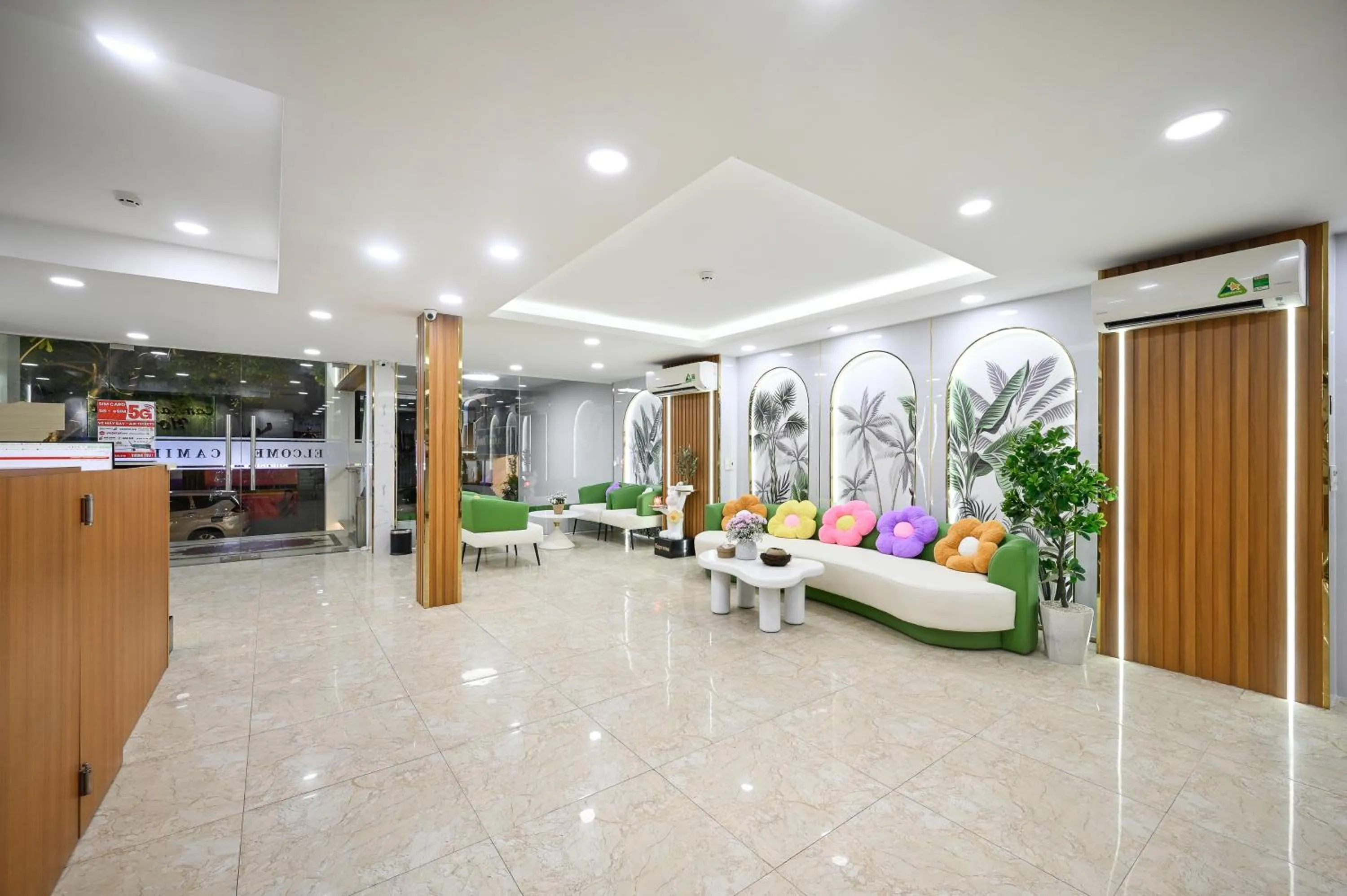 Living room in Camila Airport Hotel