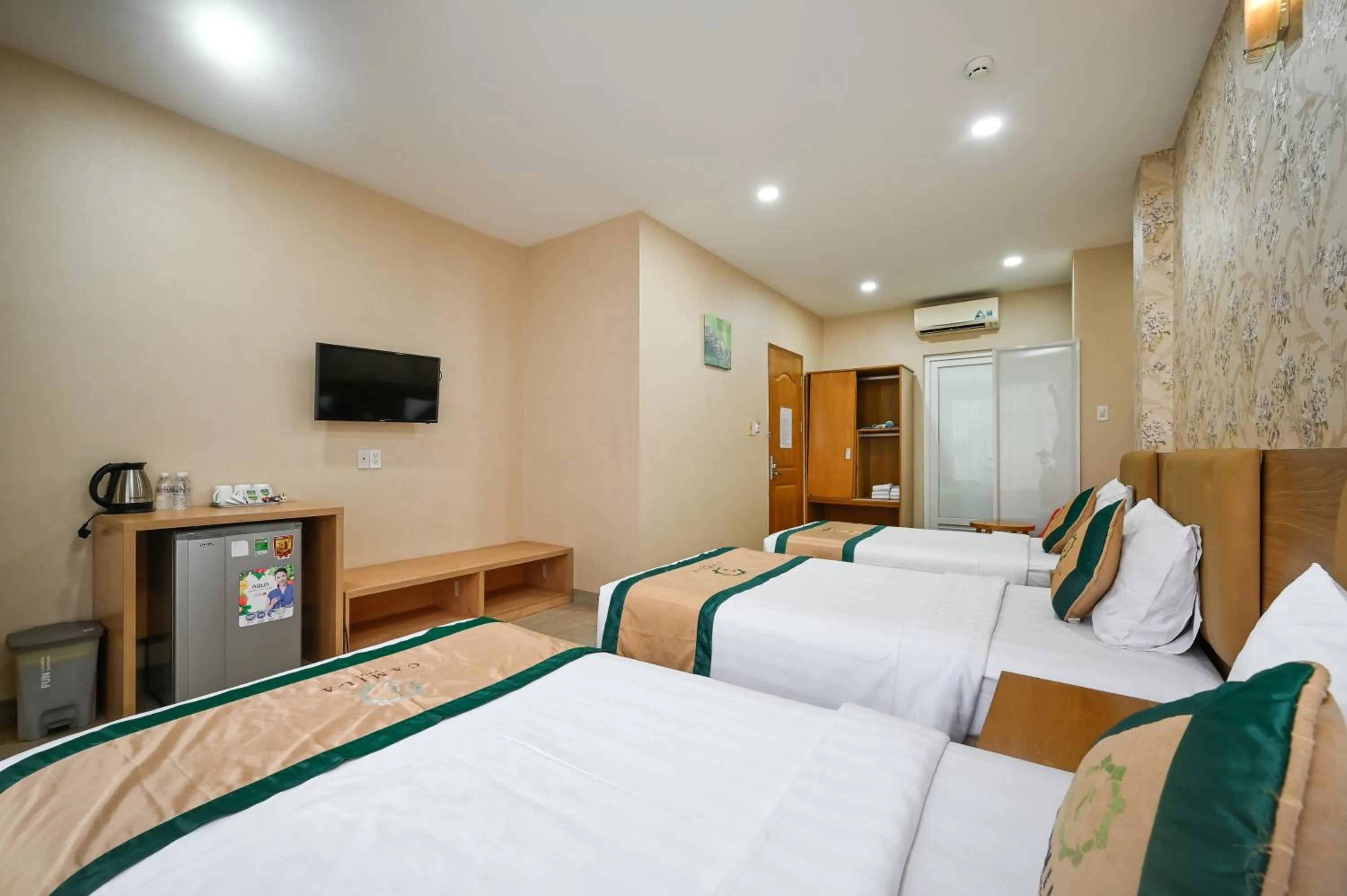 TV and multimedia, Bed in Camila Airport Hotel