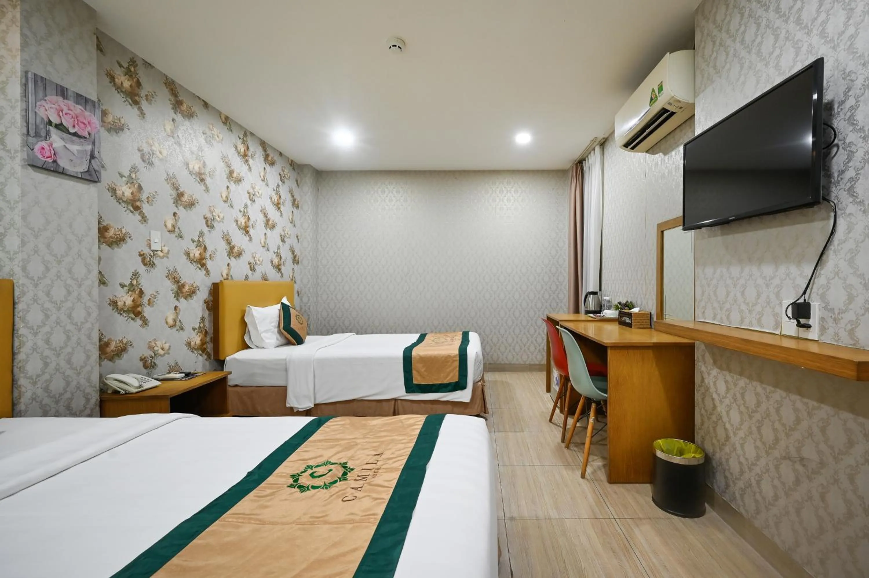 Bed in Camila Airport Hotel