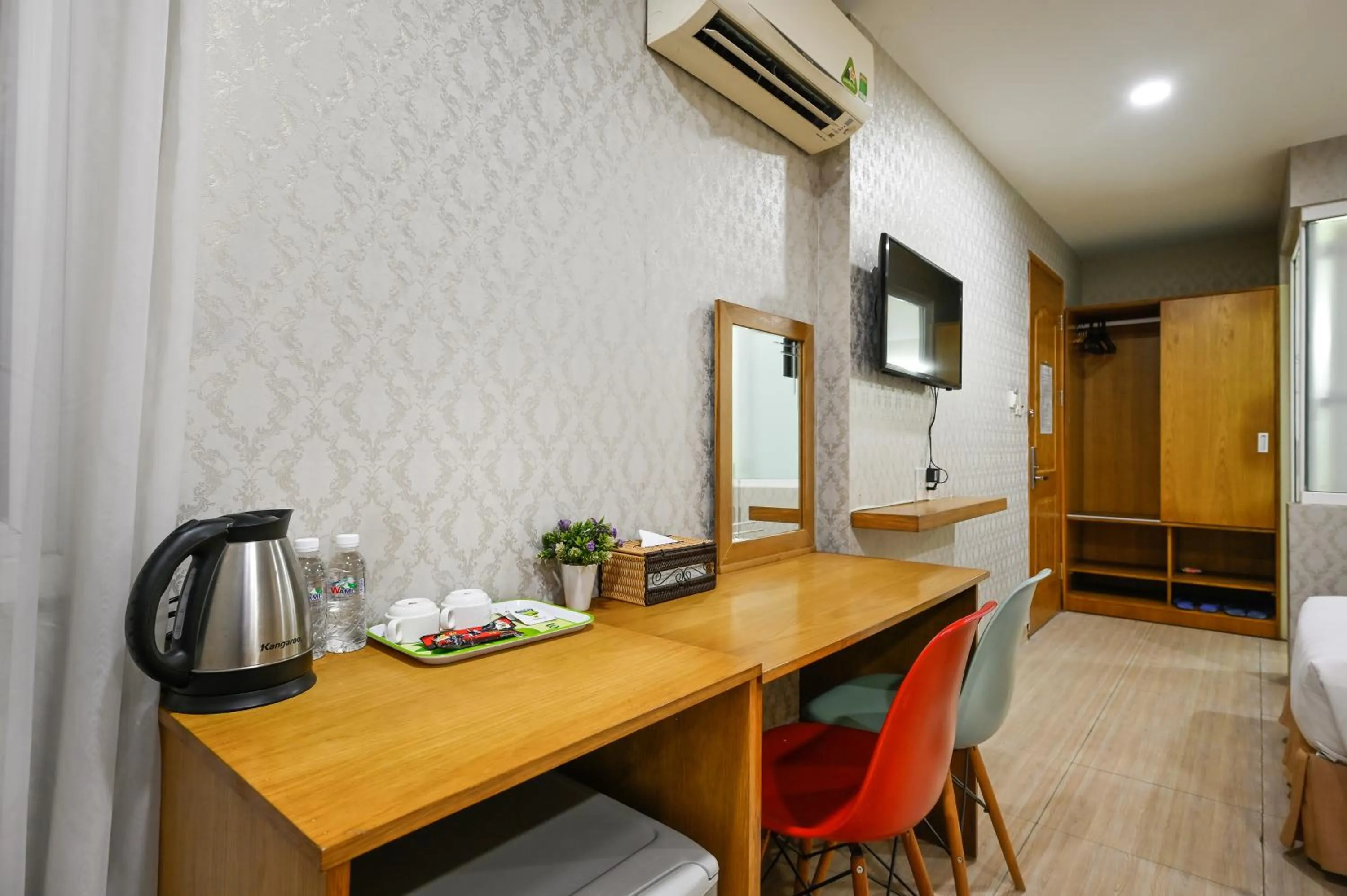 Seating area in Camila Airport Hotel