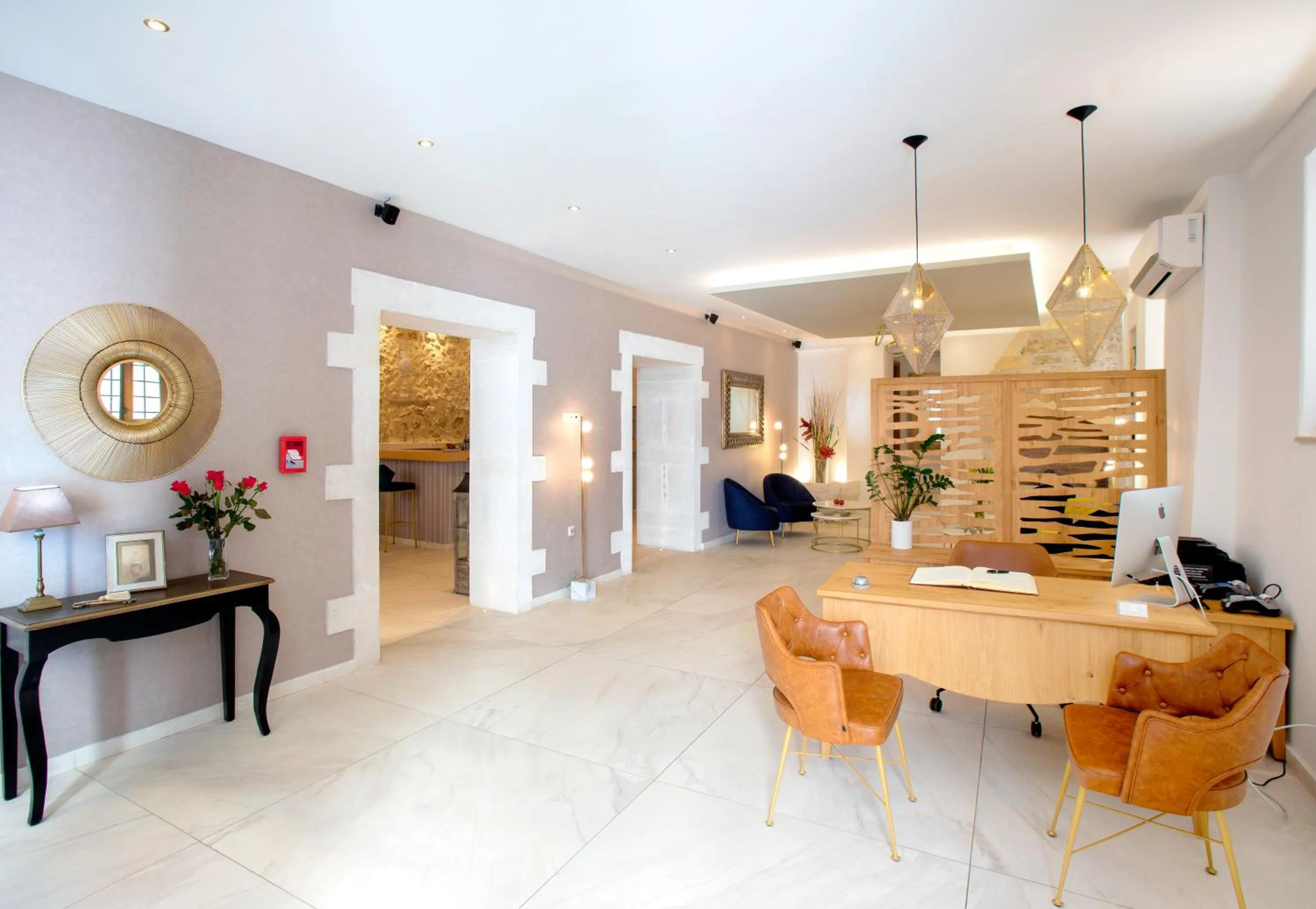 Lobby or reception in Casa Moazzo Suites and Apartments