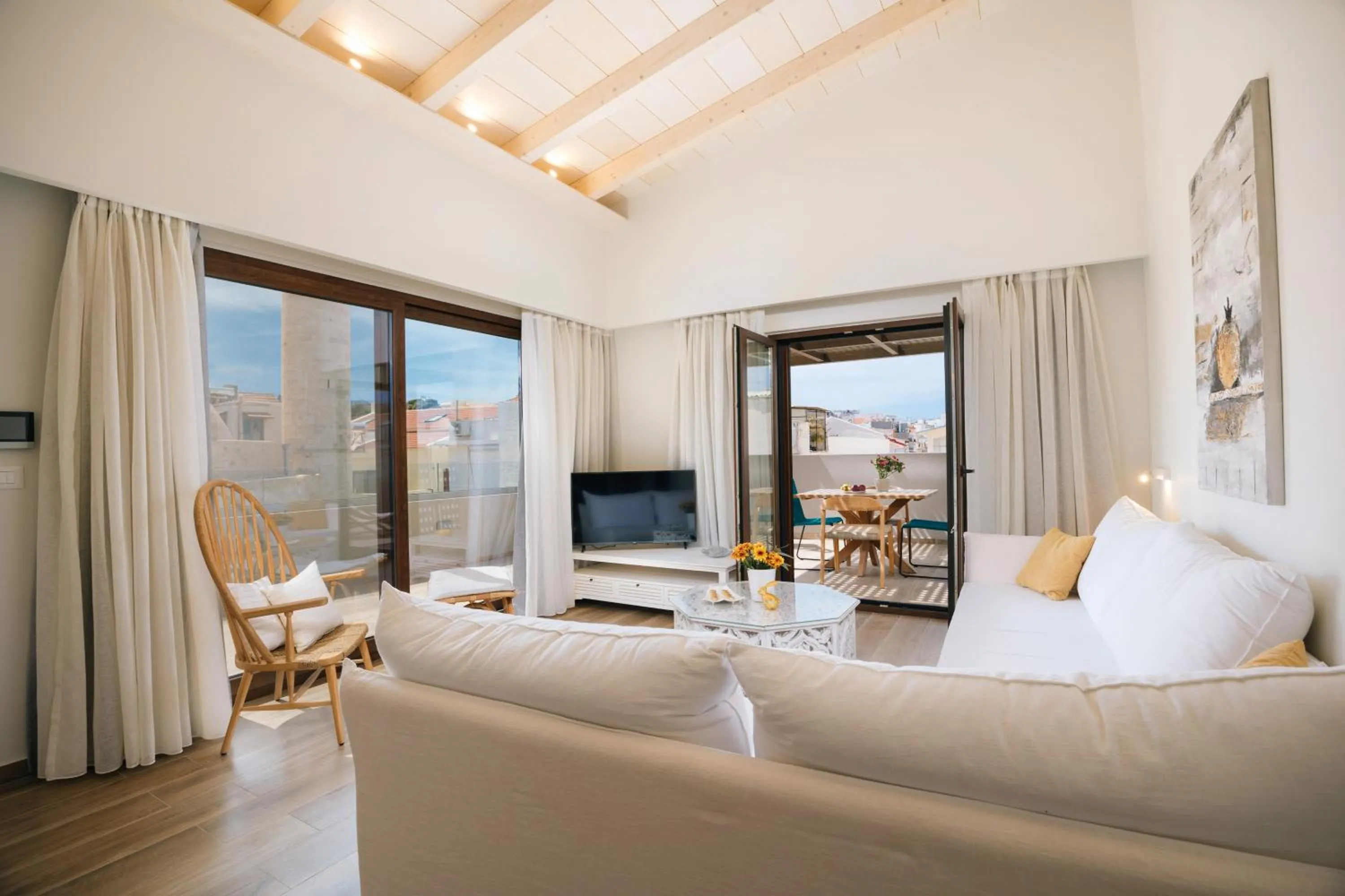 TV and multimedia in Casa Moazzo Suites and Apartments