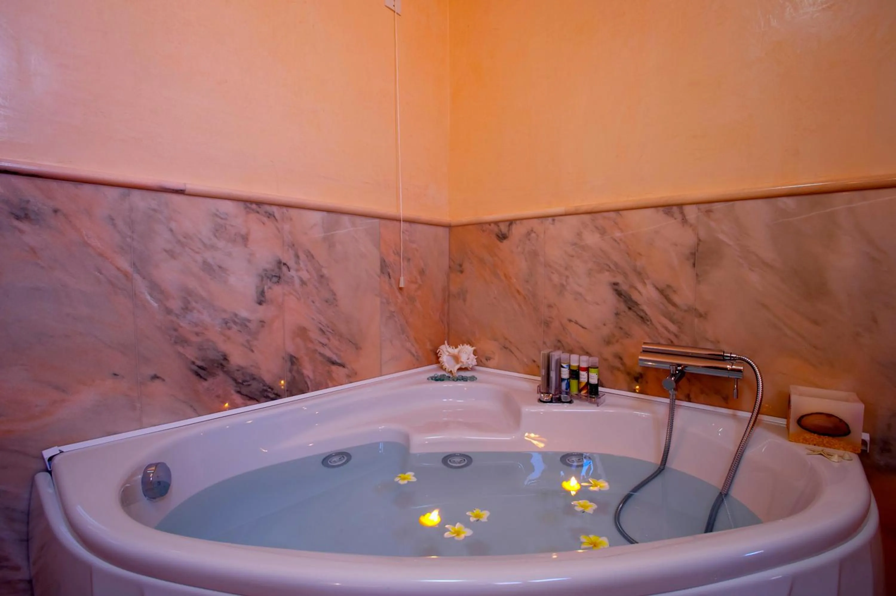 Bath in Casa Moazzo Suites and Apartments