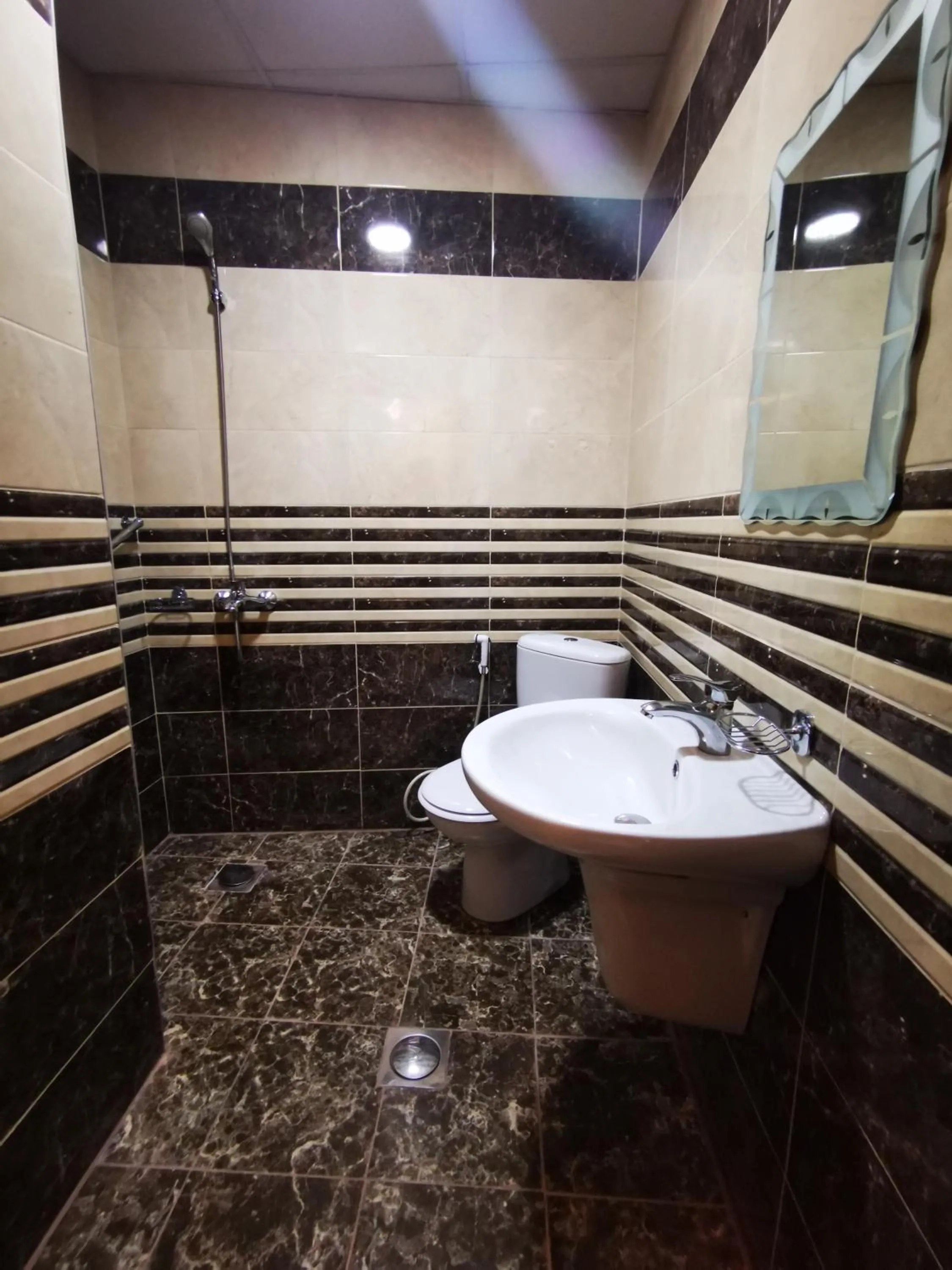 Bathroom in Al Fakher Hotel Apartments & Suites