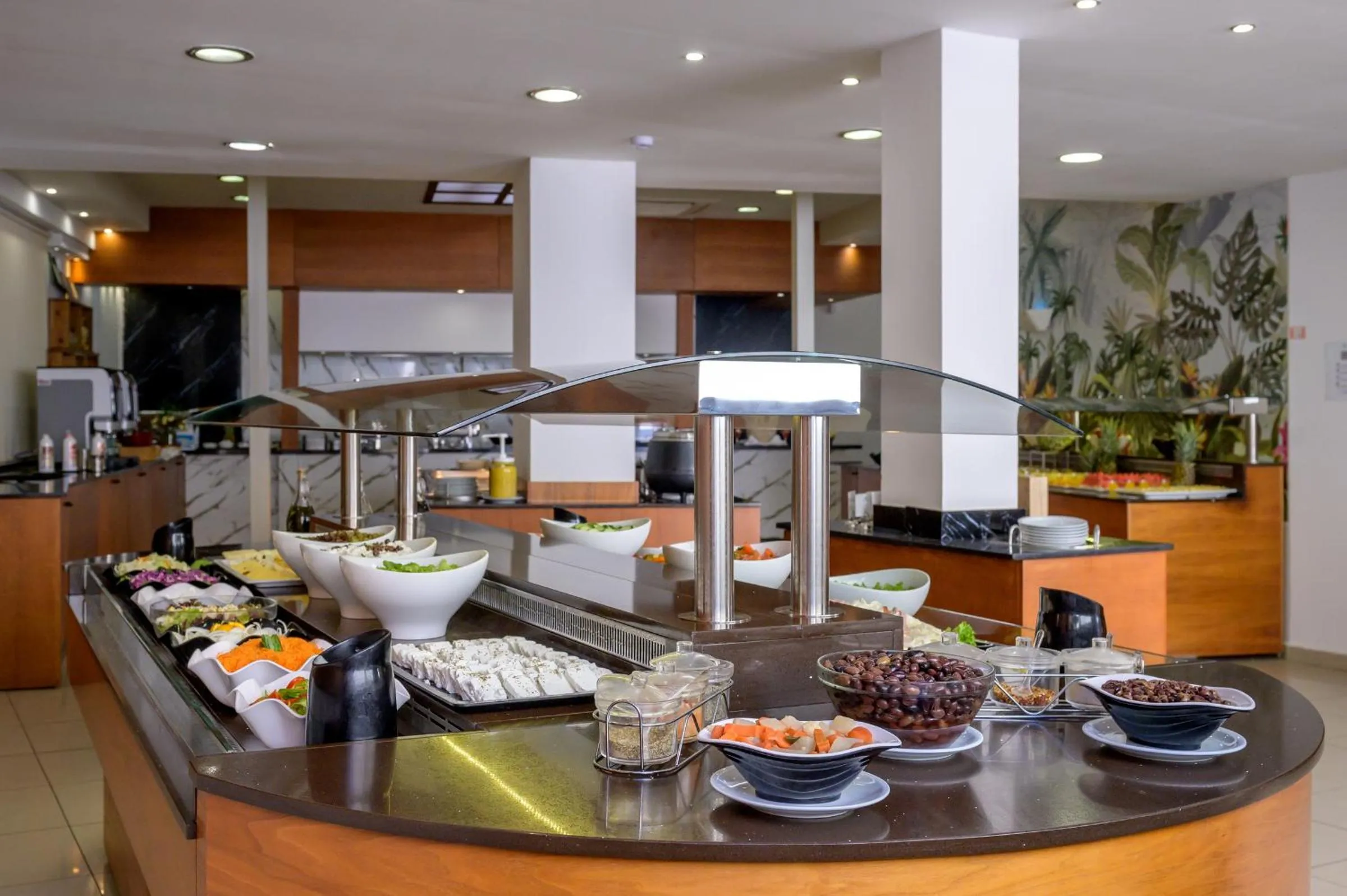 Restaurant/places to eat in Eurohotel Katrin Hotel & Bungalows