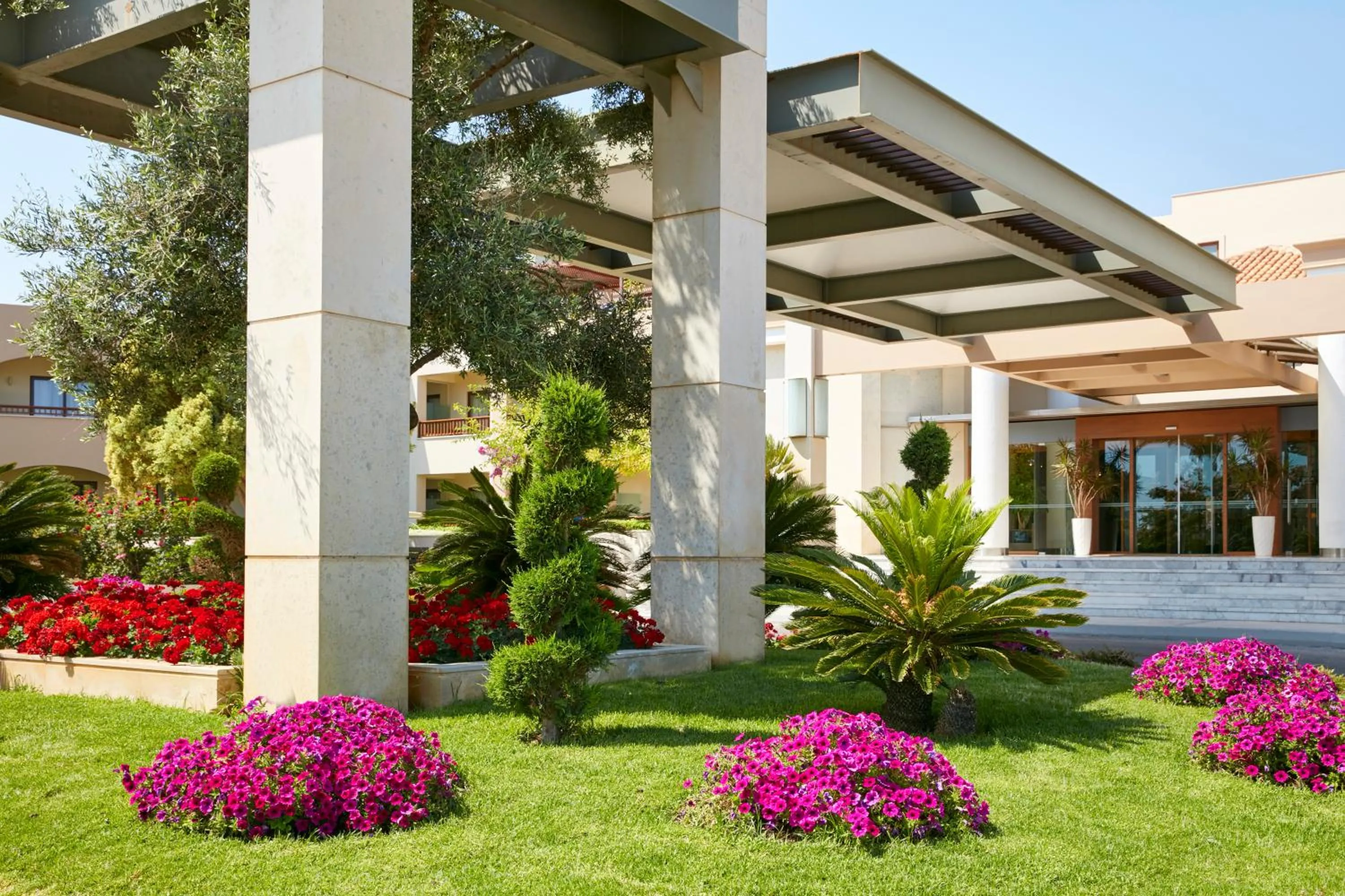 Facade/entrance in Minoa Palace Resort