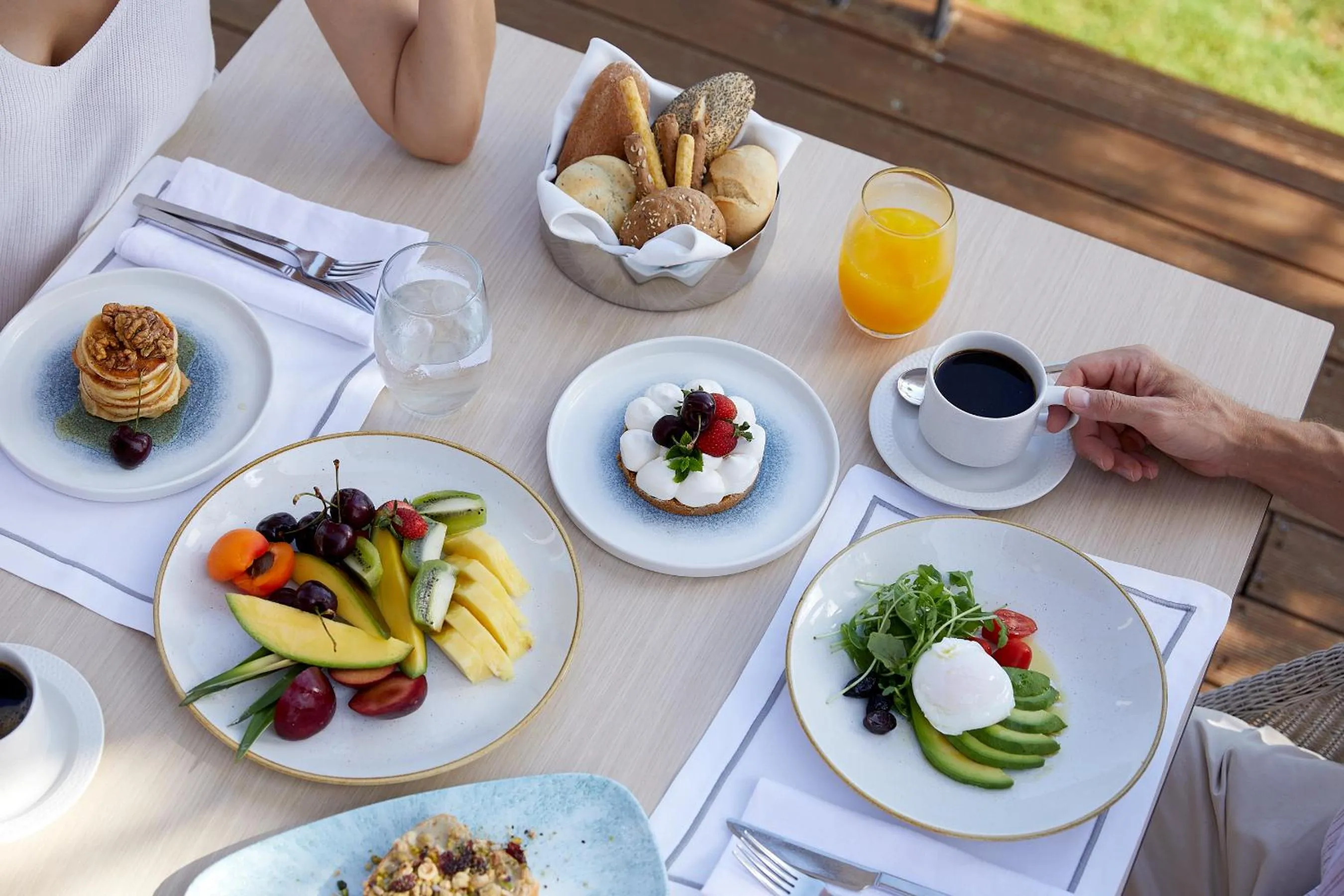 Restaurant/places to eat in Minoa Palace Resort