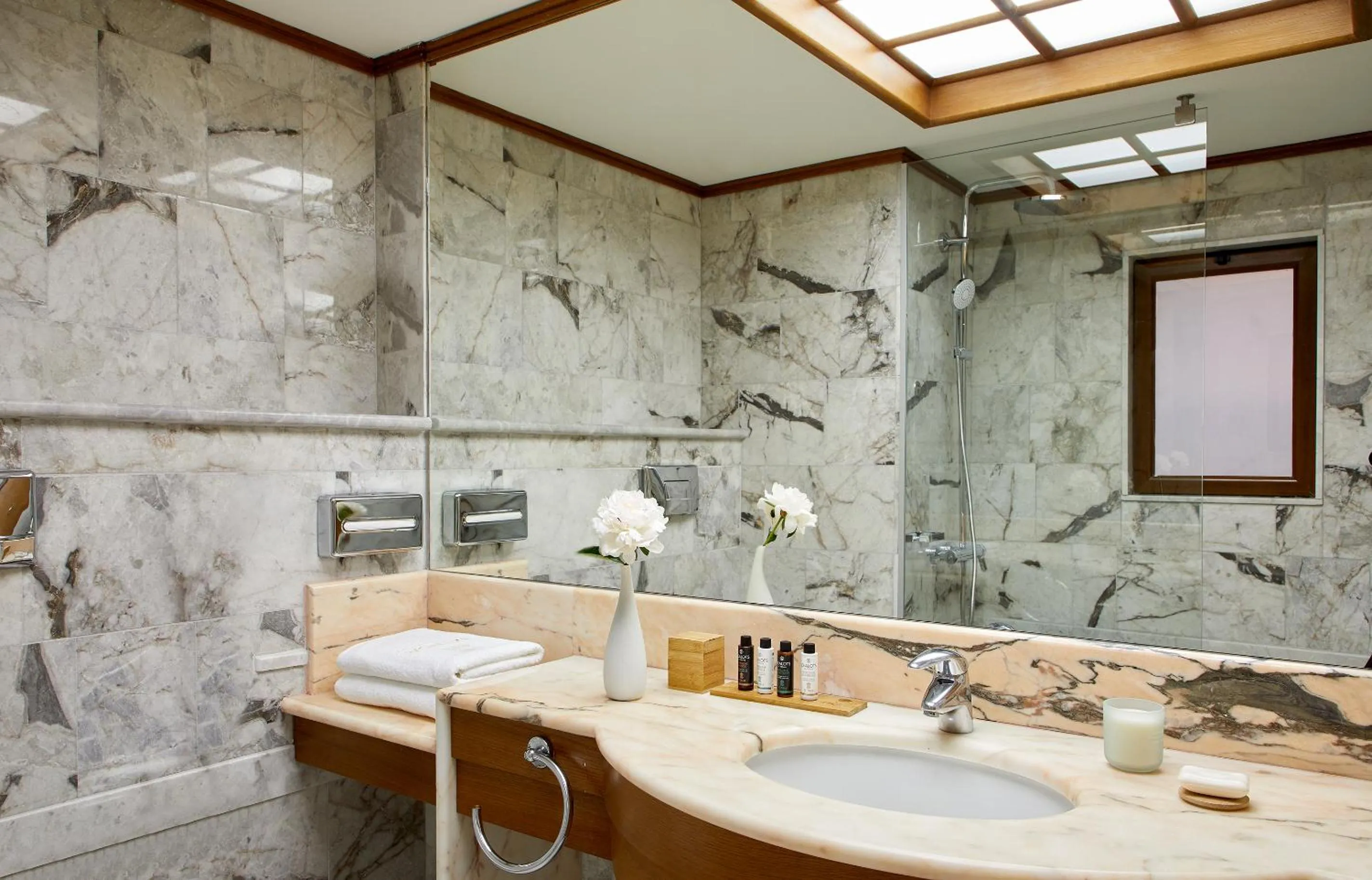 Bathroom in Minoa Palace Resort