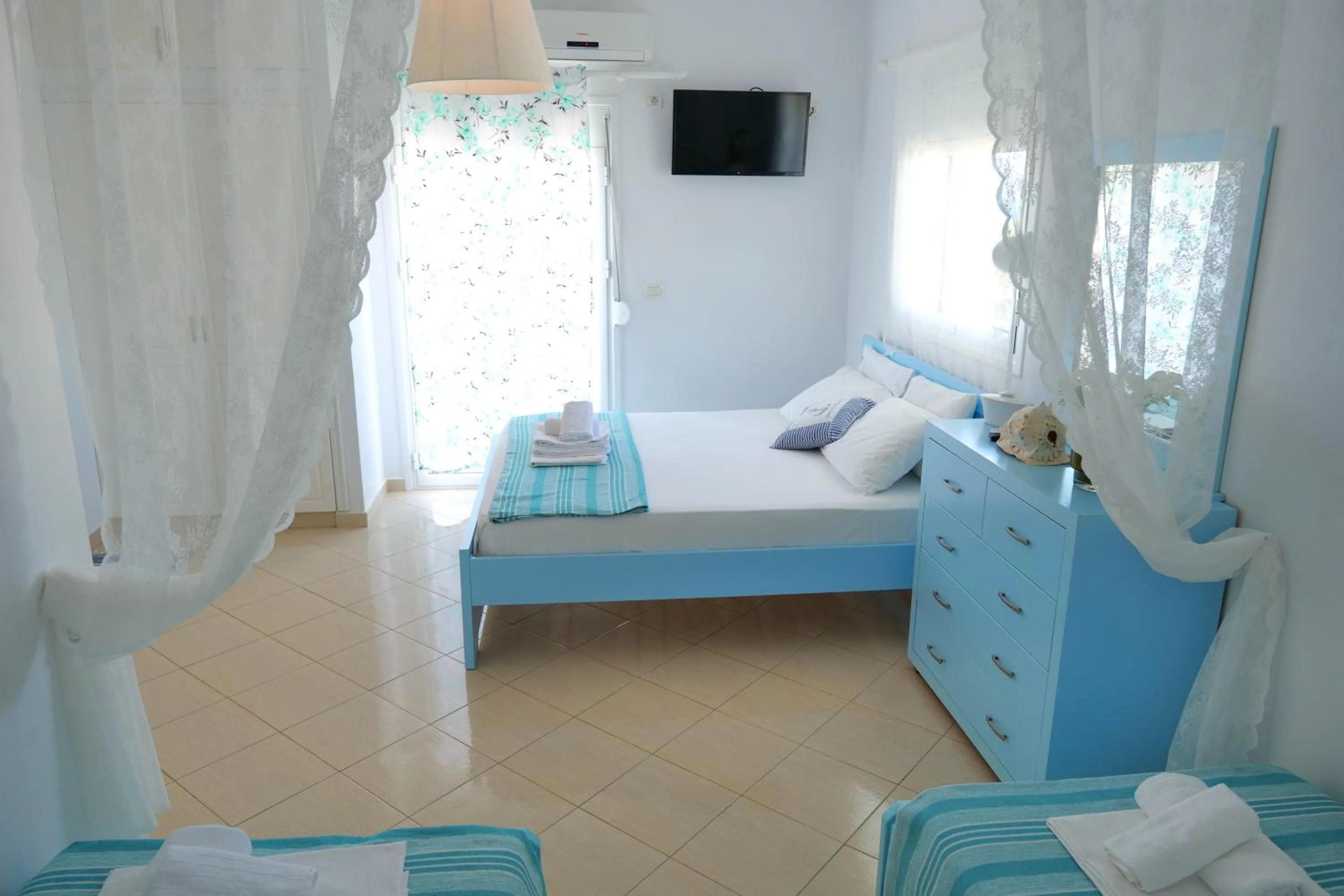 Photo of the whole room, Bed in Hotel Two Mermaids Ksamil