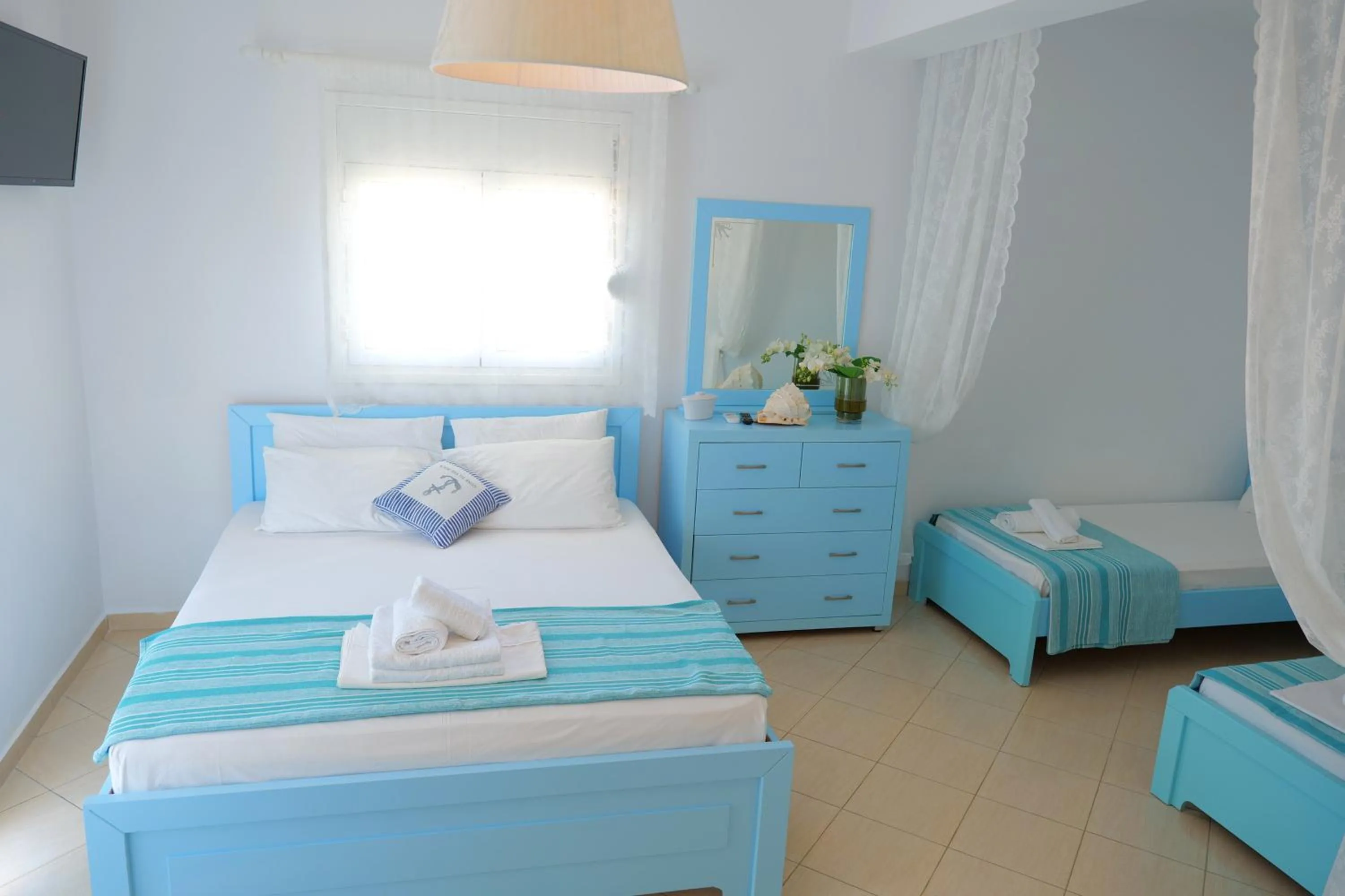 Photo of the whole room, Bed in Hotel Two Mermaids Ksamil
