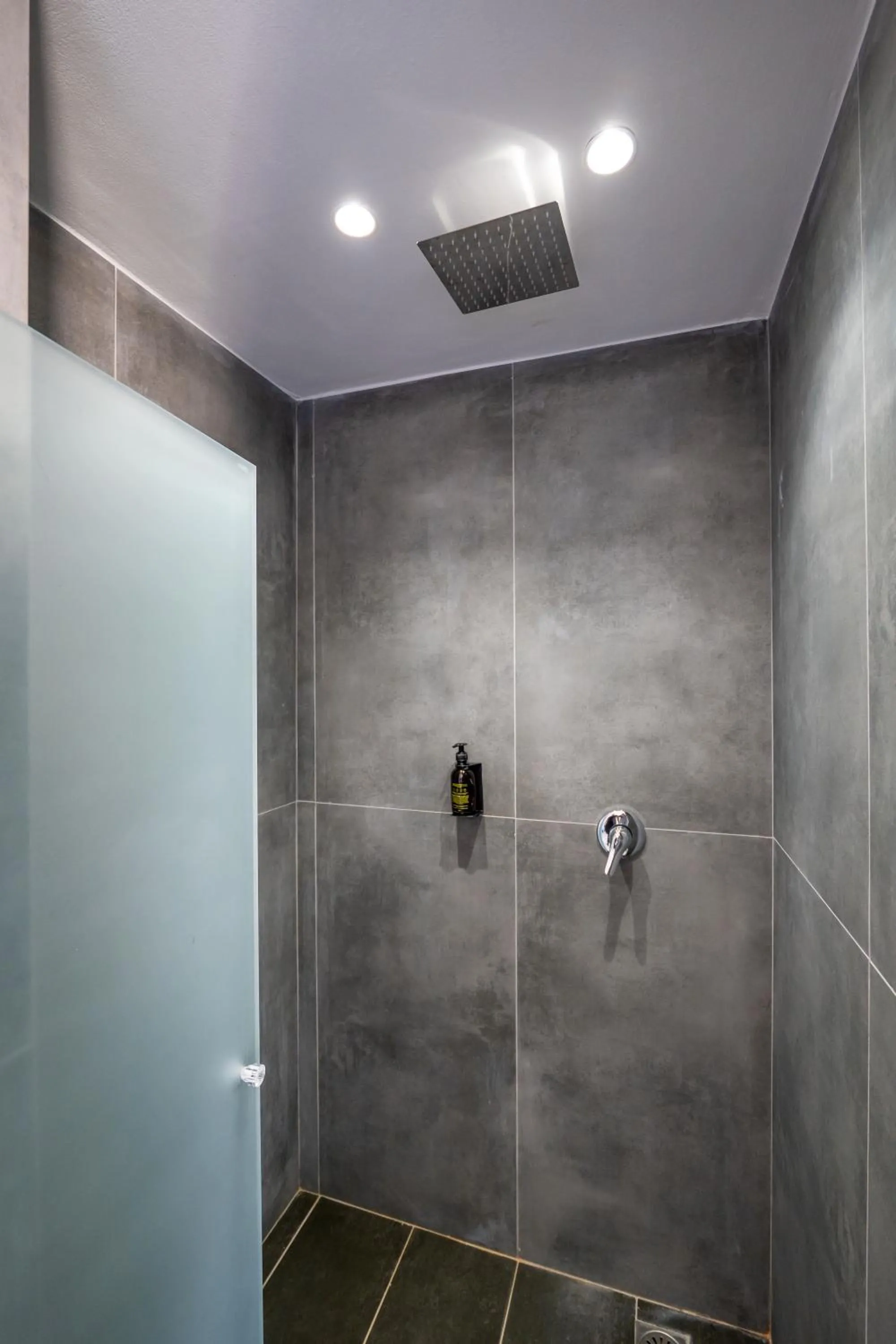Shower in Hotel Two Mermaids Ksamil