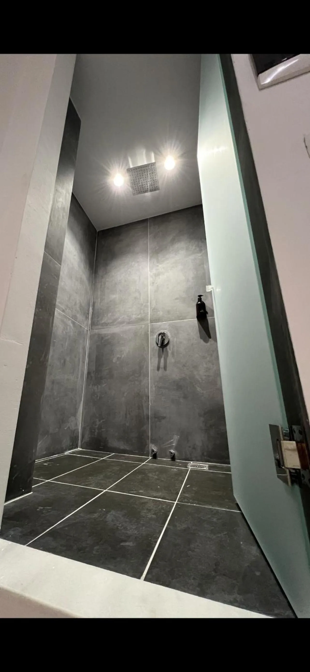 Shower in Hotel Two Mermaids Ksamil