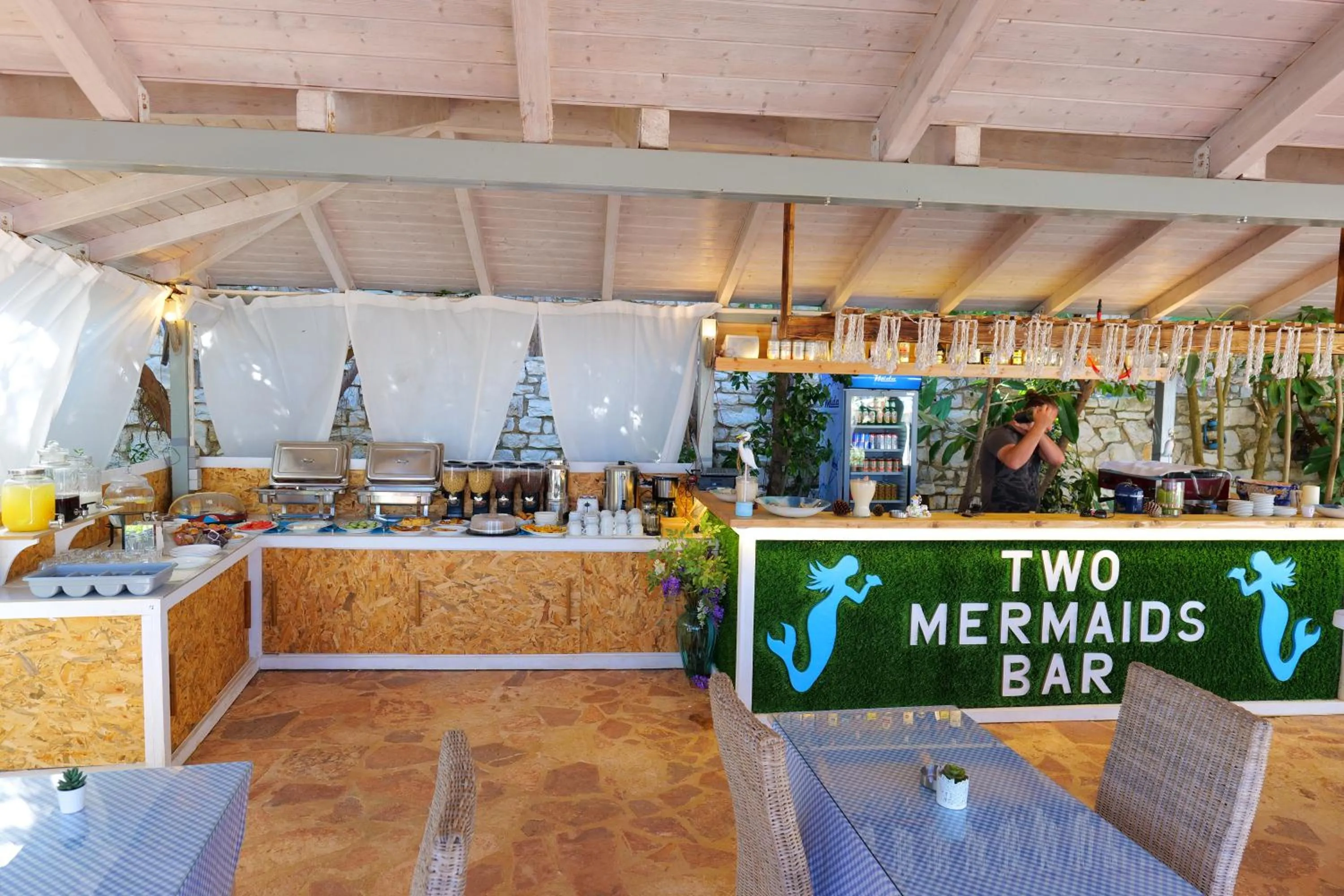 Lounge or bar in Hotel Two Mermaids Ksamil