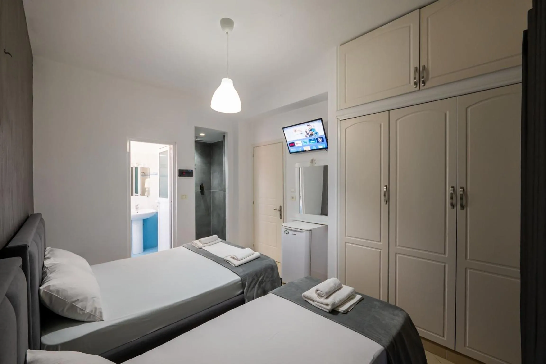 Bed in Hotel Two Mermaids Ksamil