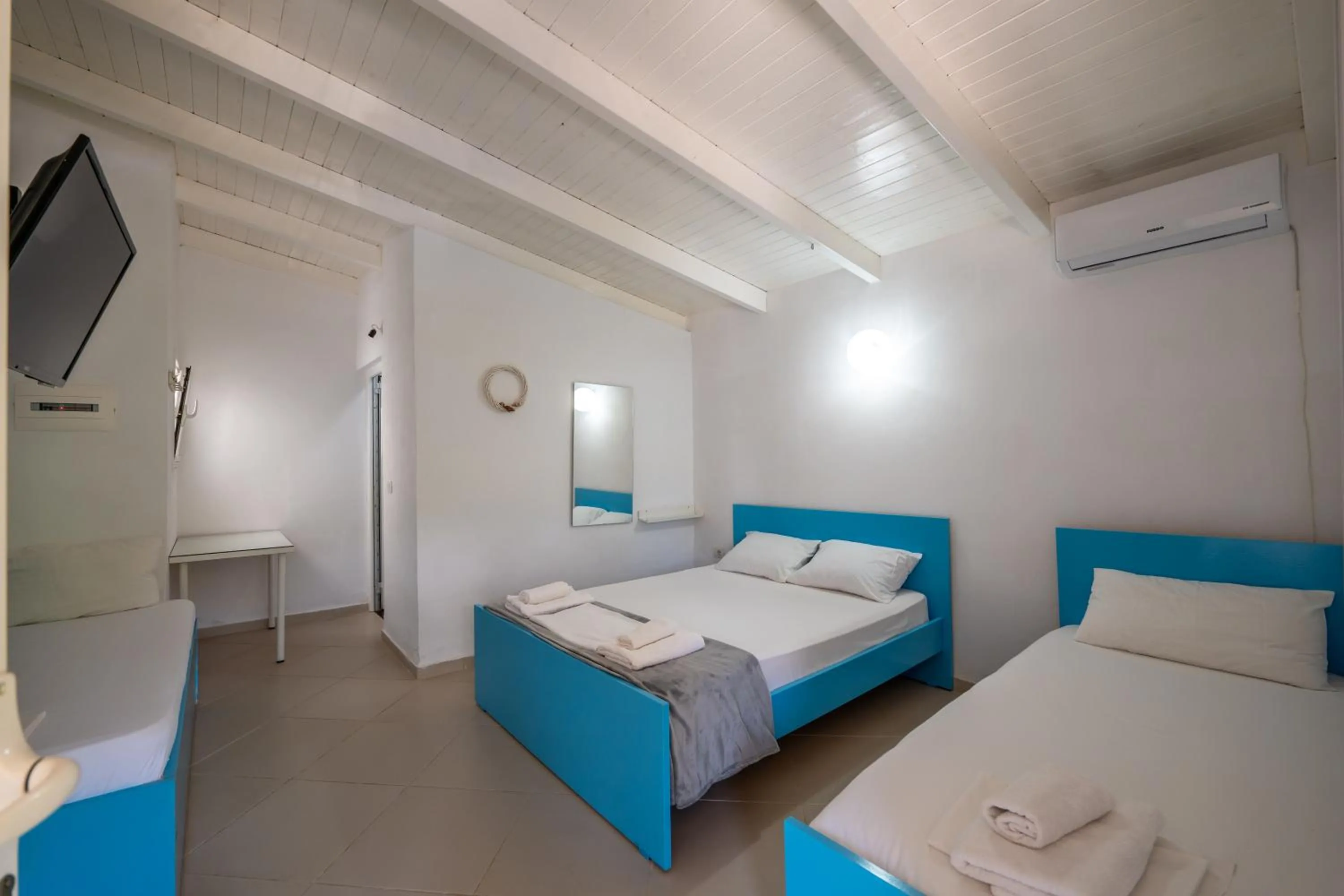 Bed in Hotel Two Mermaids Ksamil