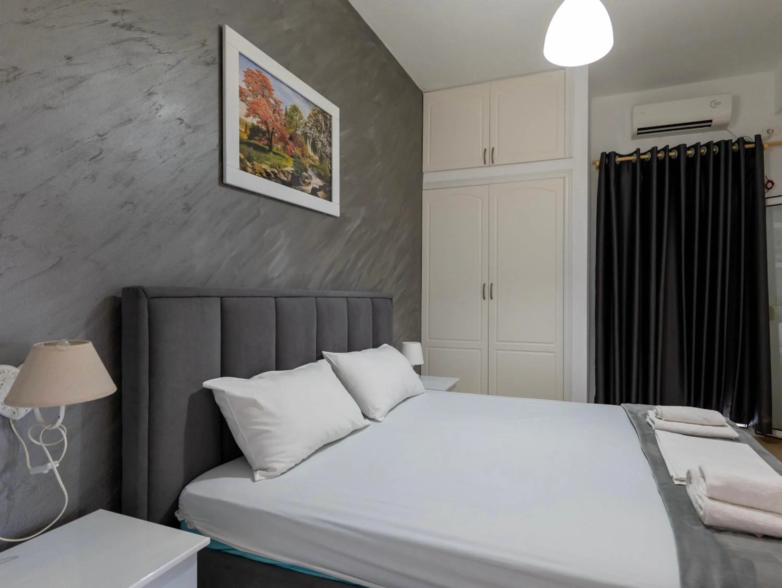 Bed in Hotel Two Mermaids Ksamil
