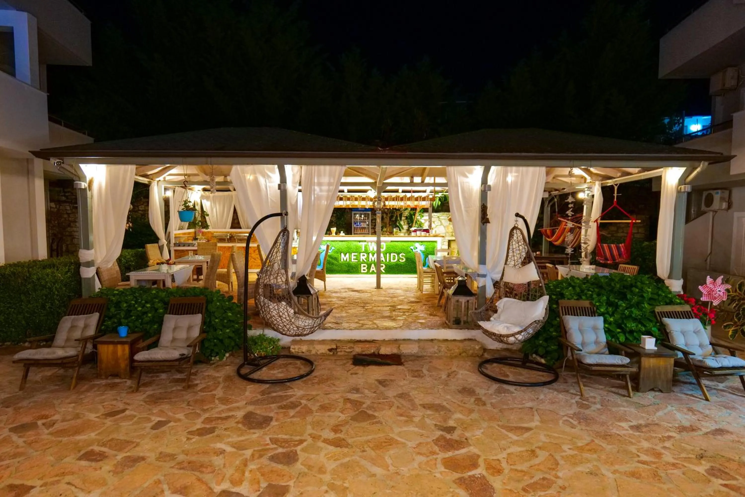 Lounge or bar in Hotel Two Mermaids Ksamil