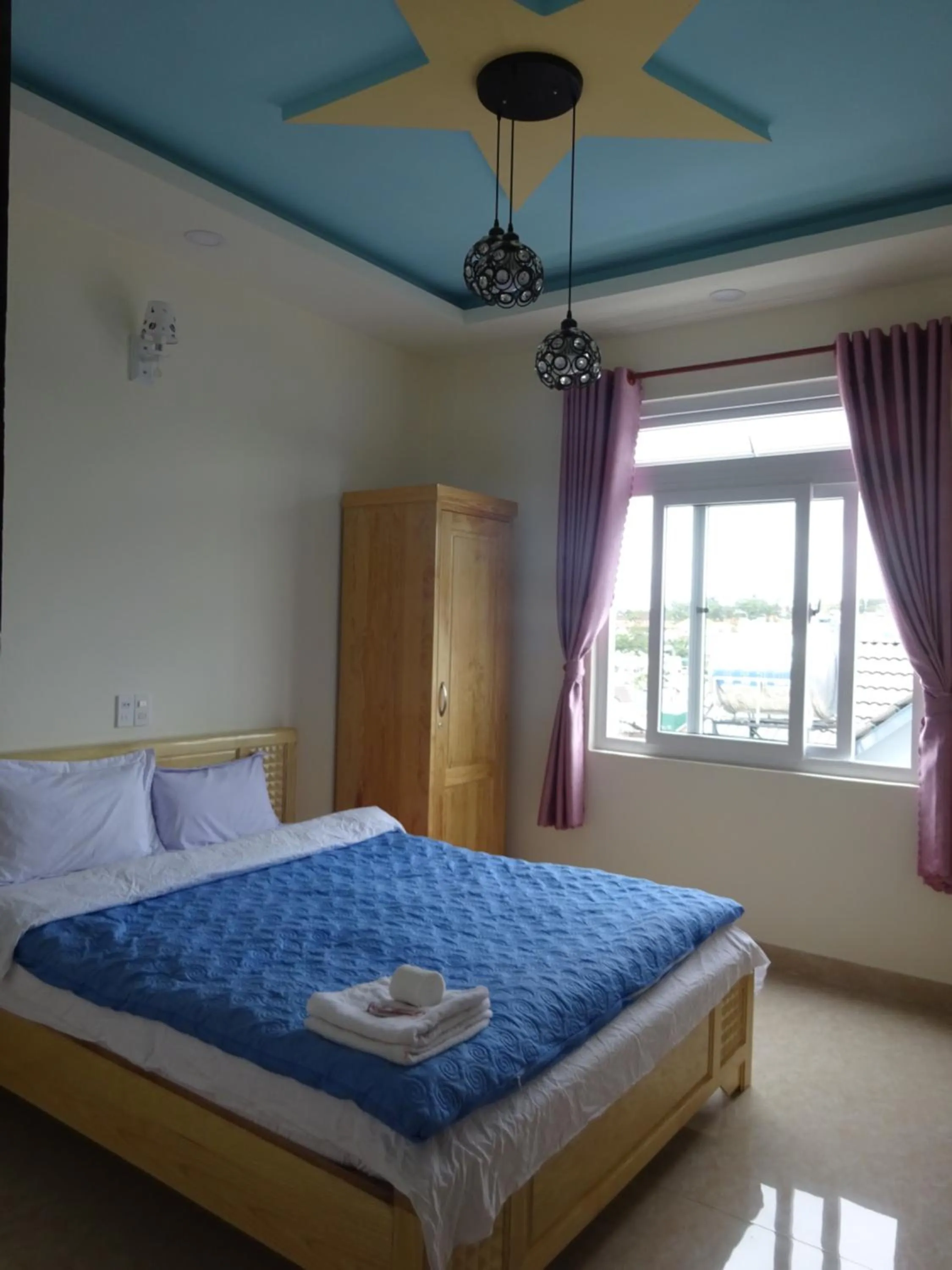 Property building, Bed in Blue Sky Homestay