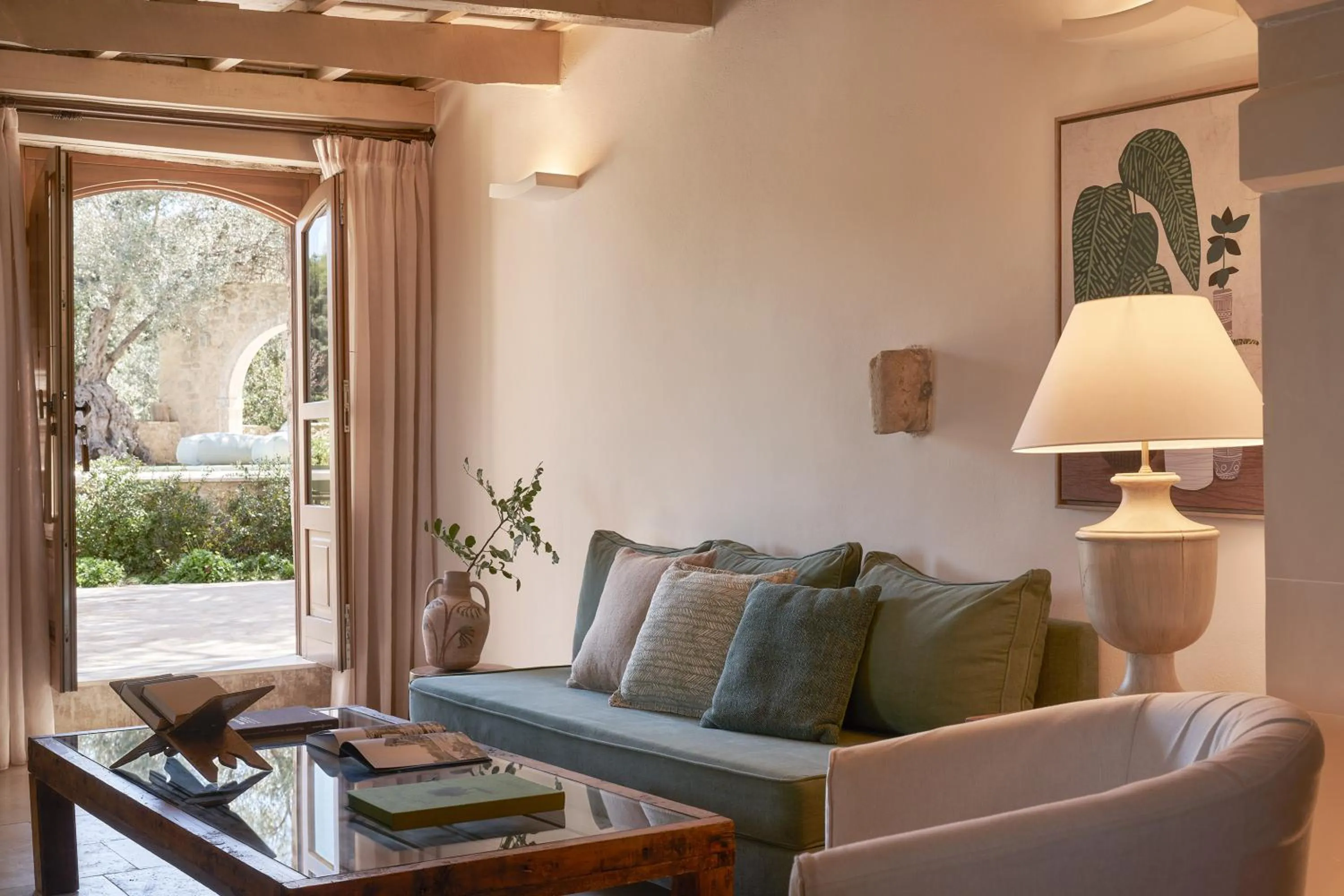 Living room in Kapsaliana Village Hotel