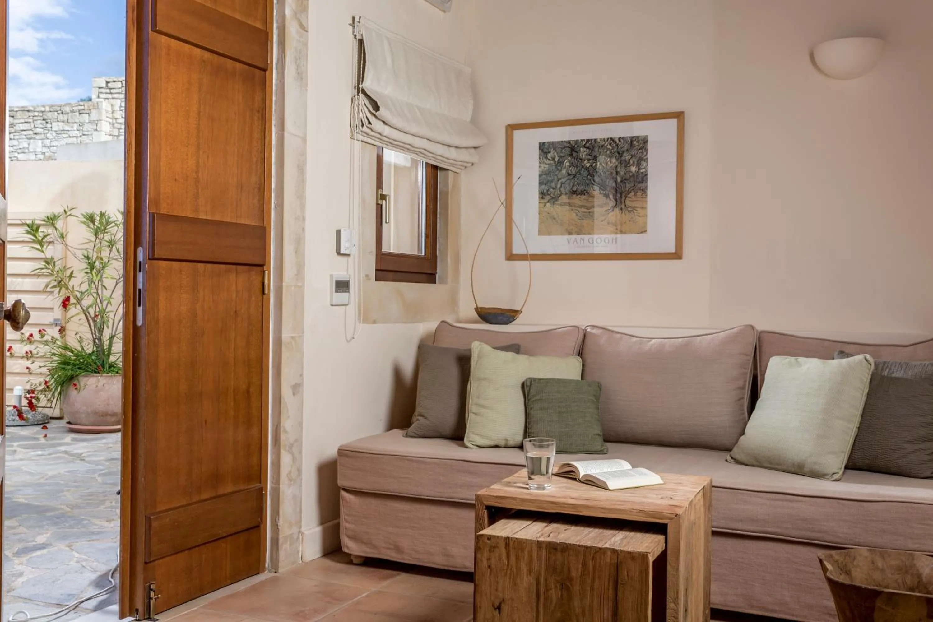 Living room in Kapsaliana Village Hotel