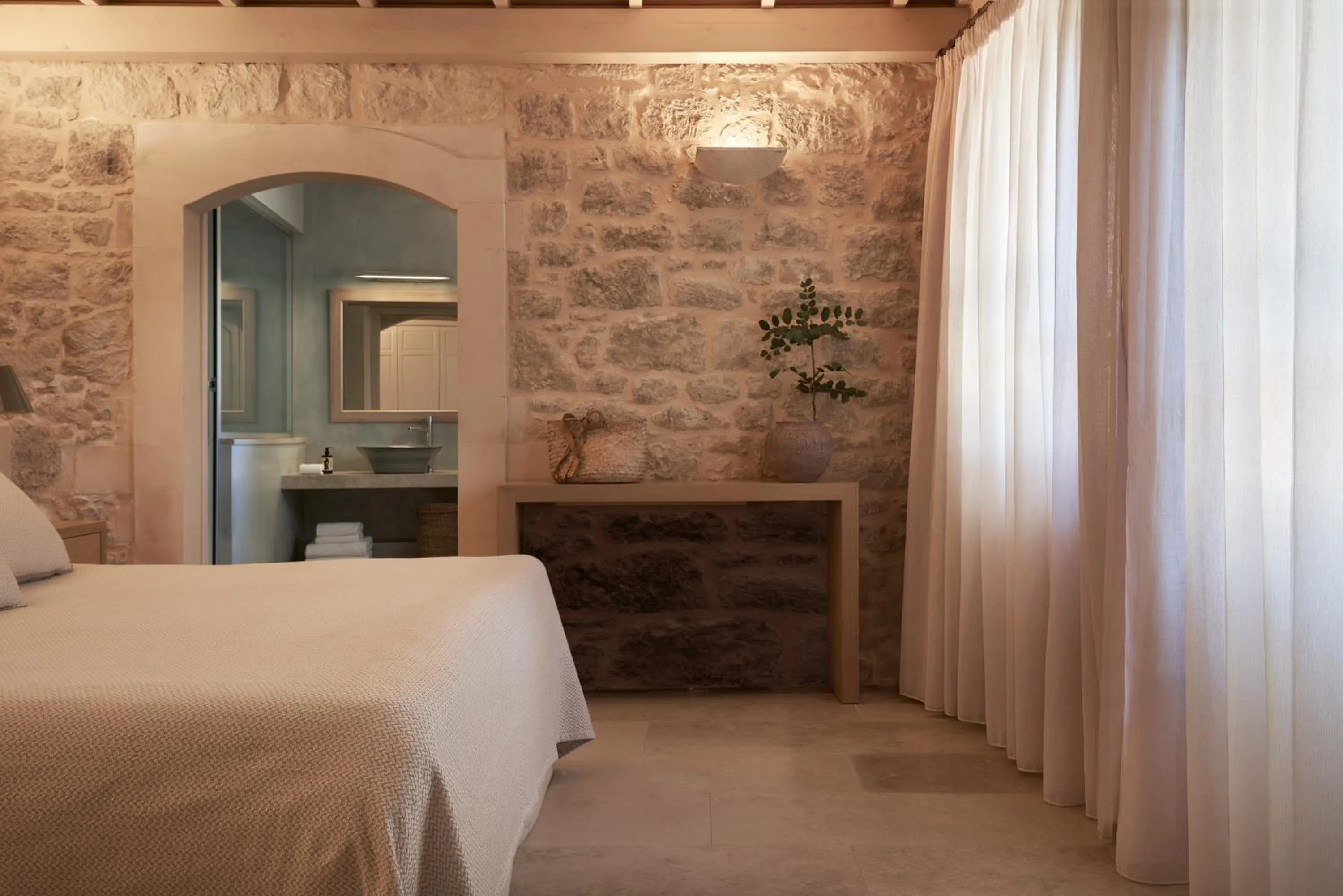 Bedroom, Bed in Kapsaliana Village Hotel