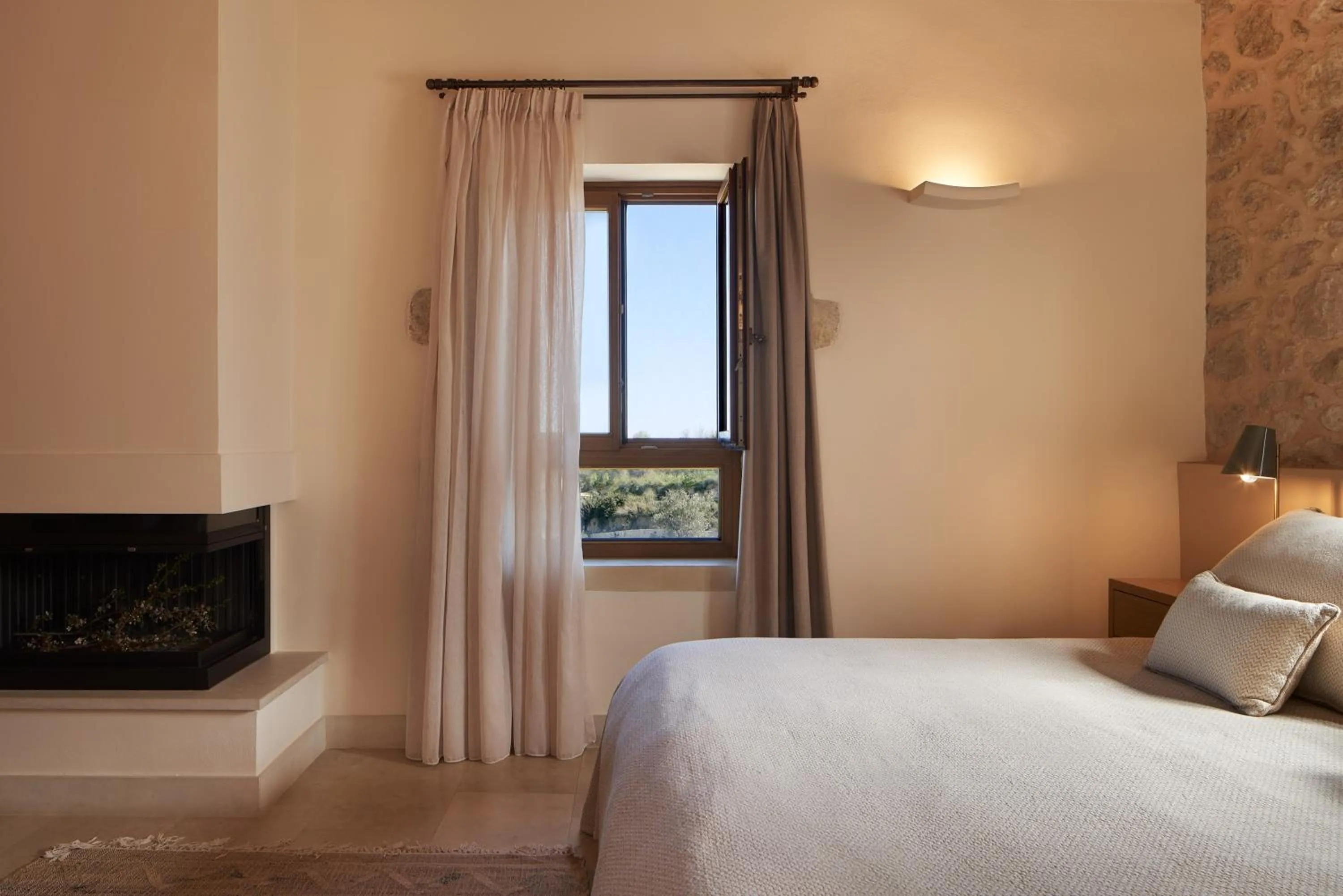 Bedroom, Bed in Kapsaliana Village Hotel