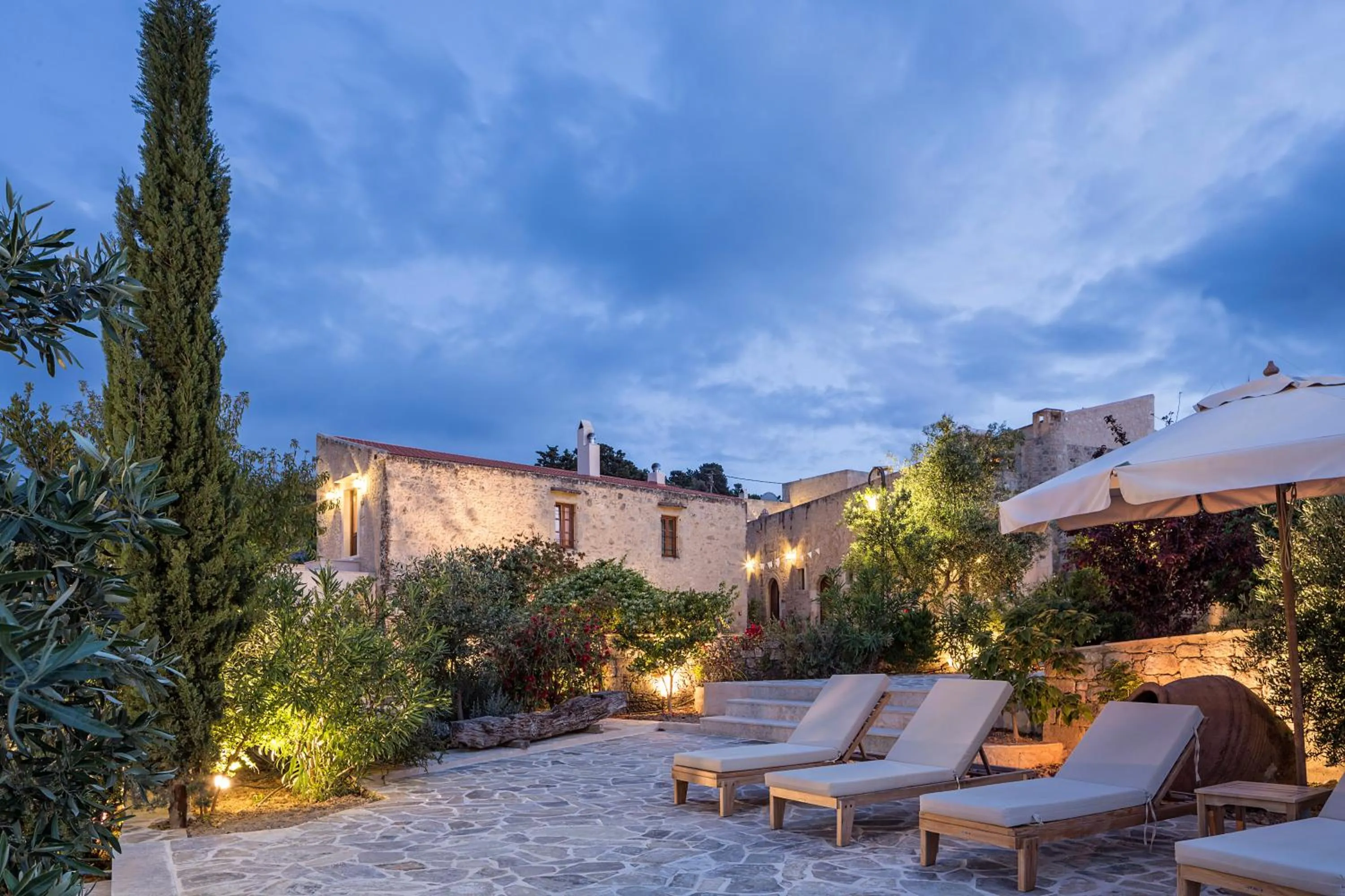 Swimming pool in Kapsaliana Village Hotel