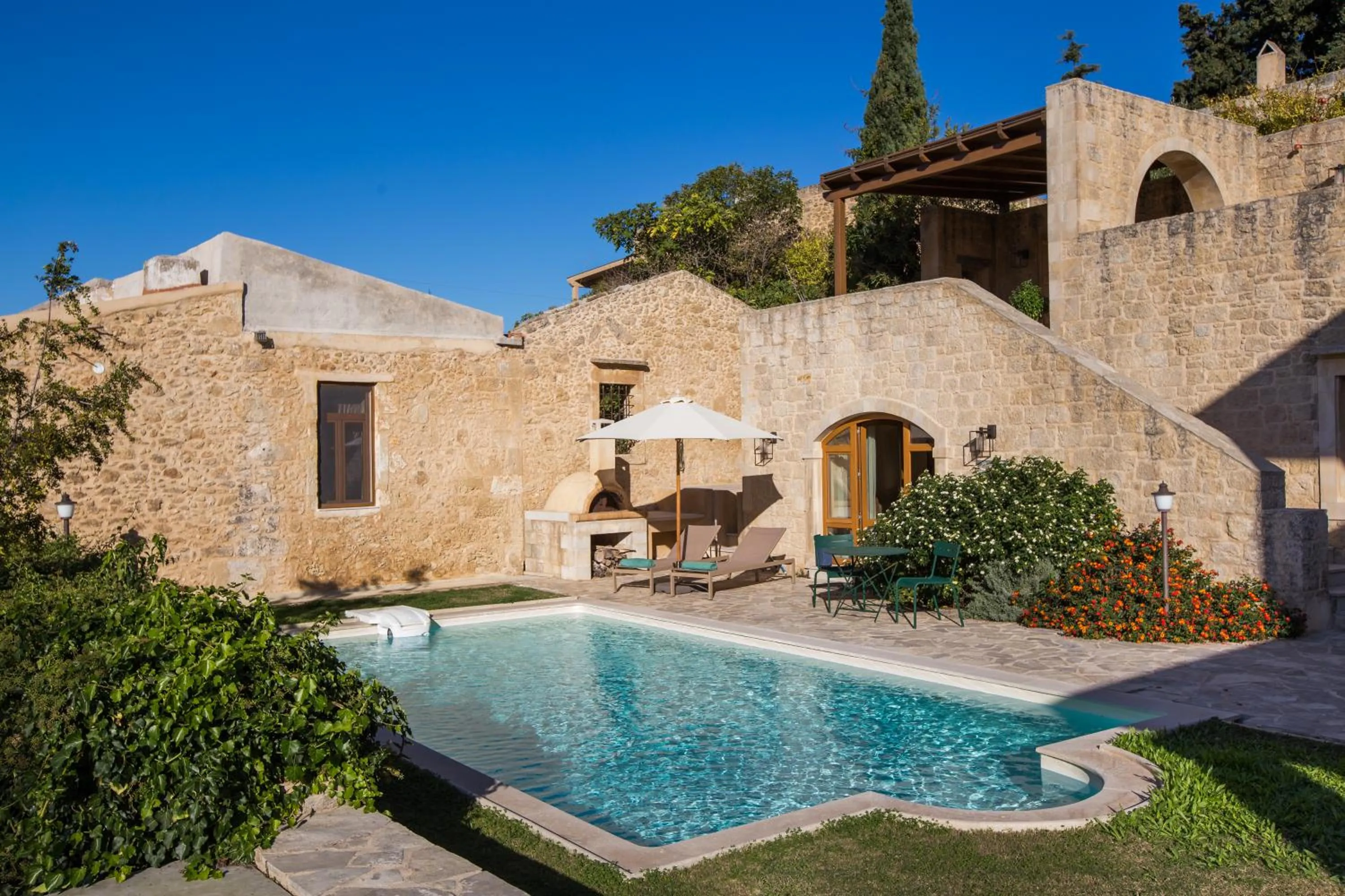 Mountain view in Kapsaliana Village Hotel