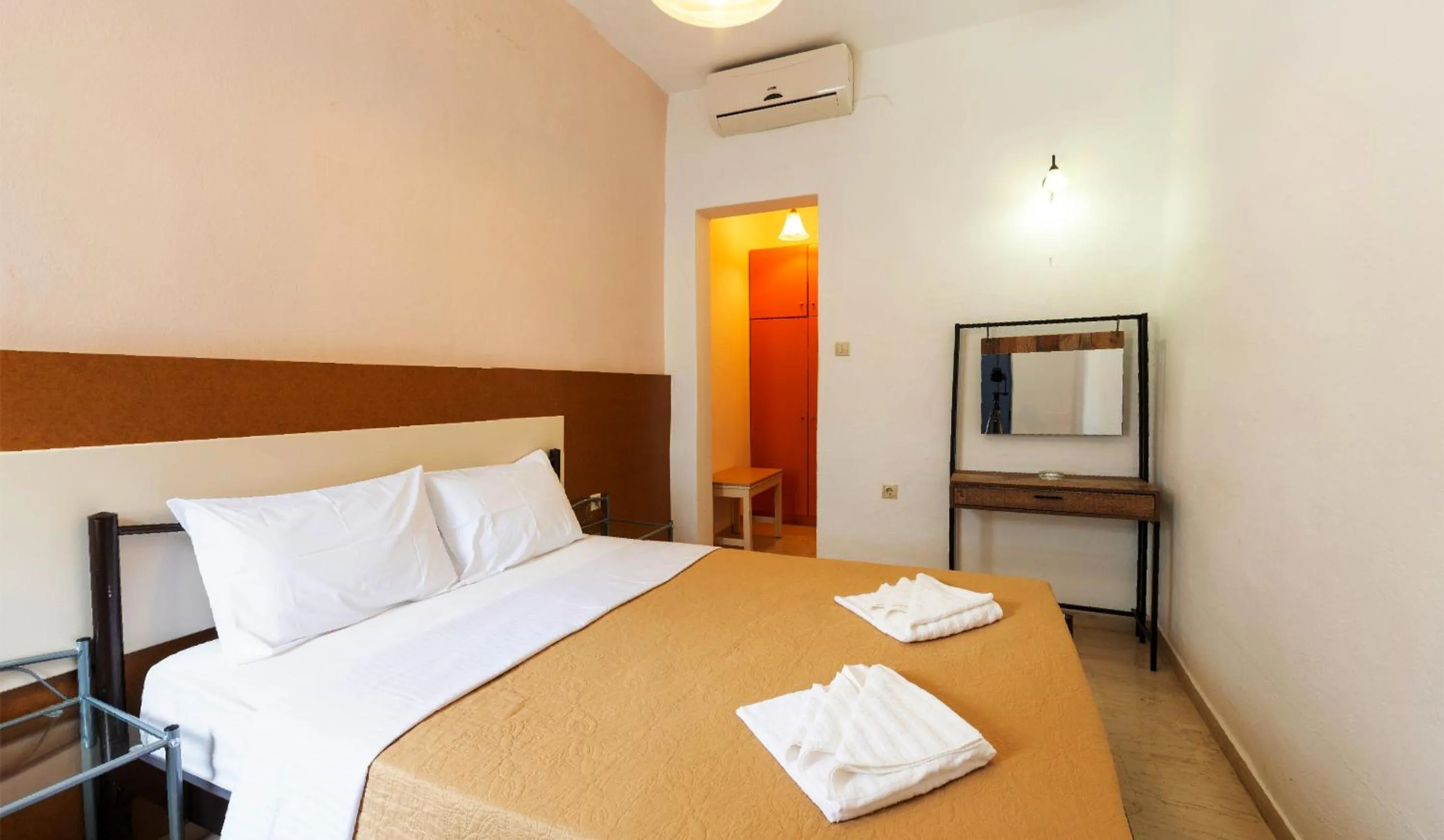 Bed in Hotel Coral Matala