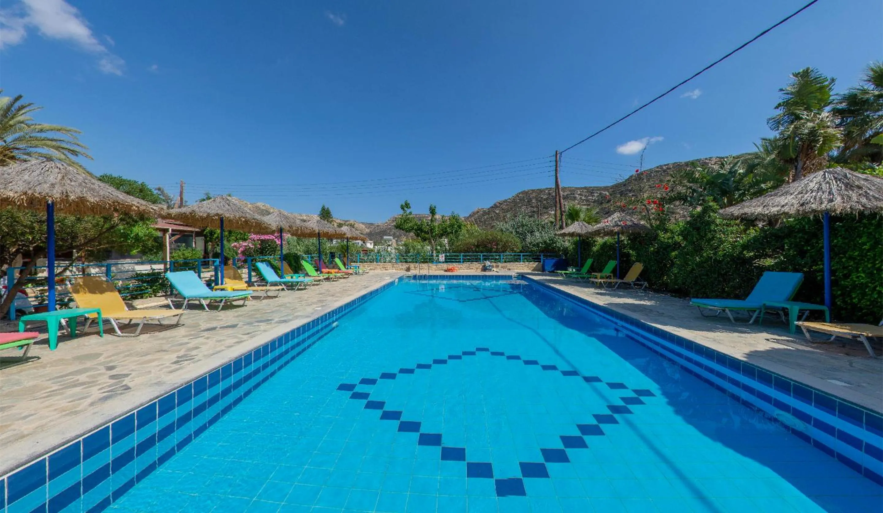 Swimming pool in Hotel Coral Matala