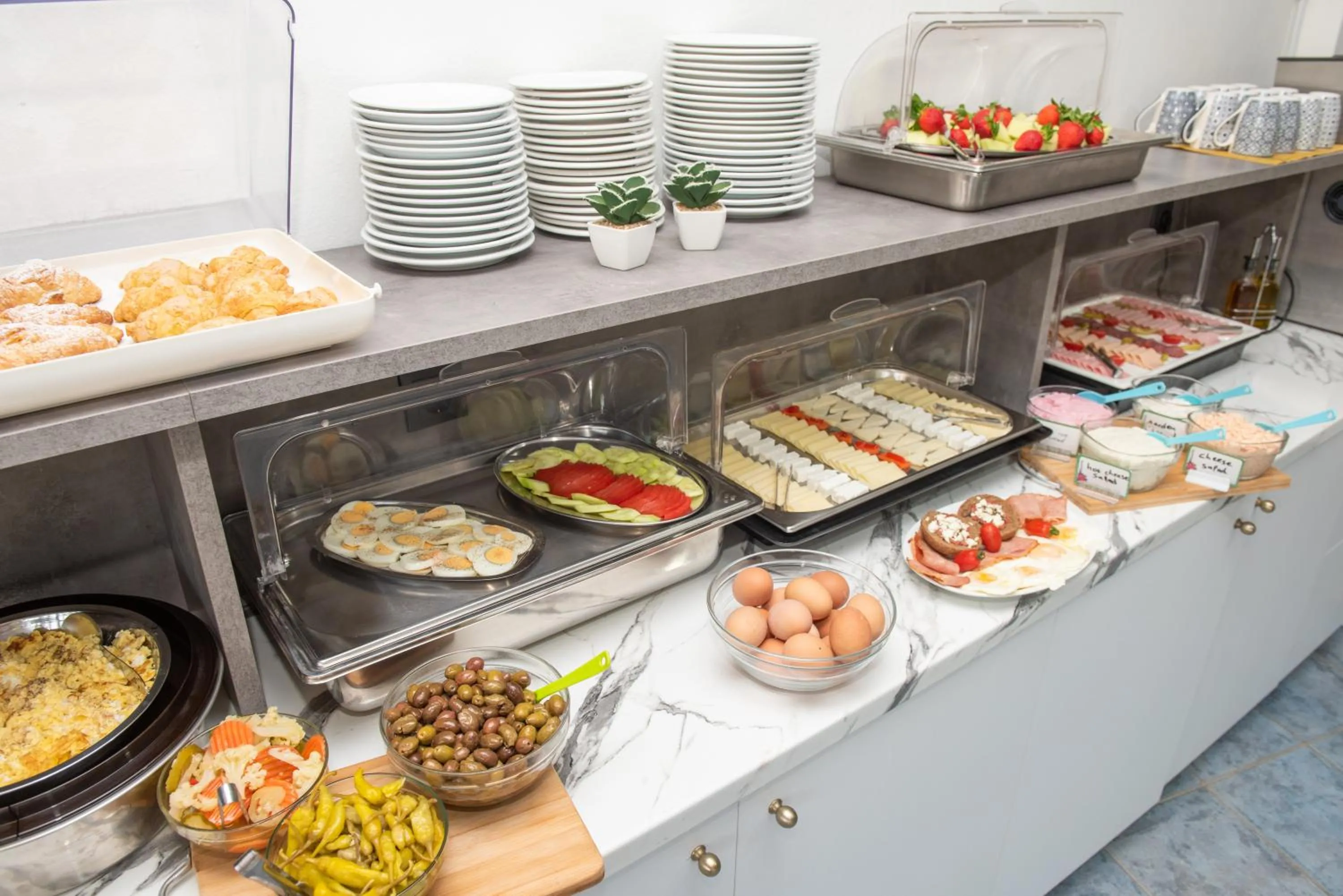 Buffet breakfast in Hotel Coral Matala