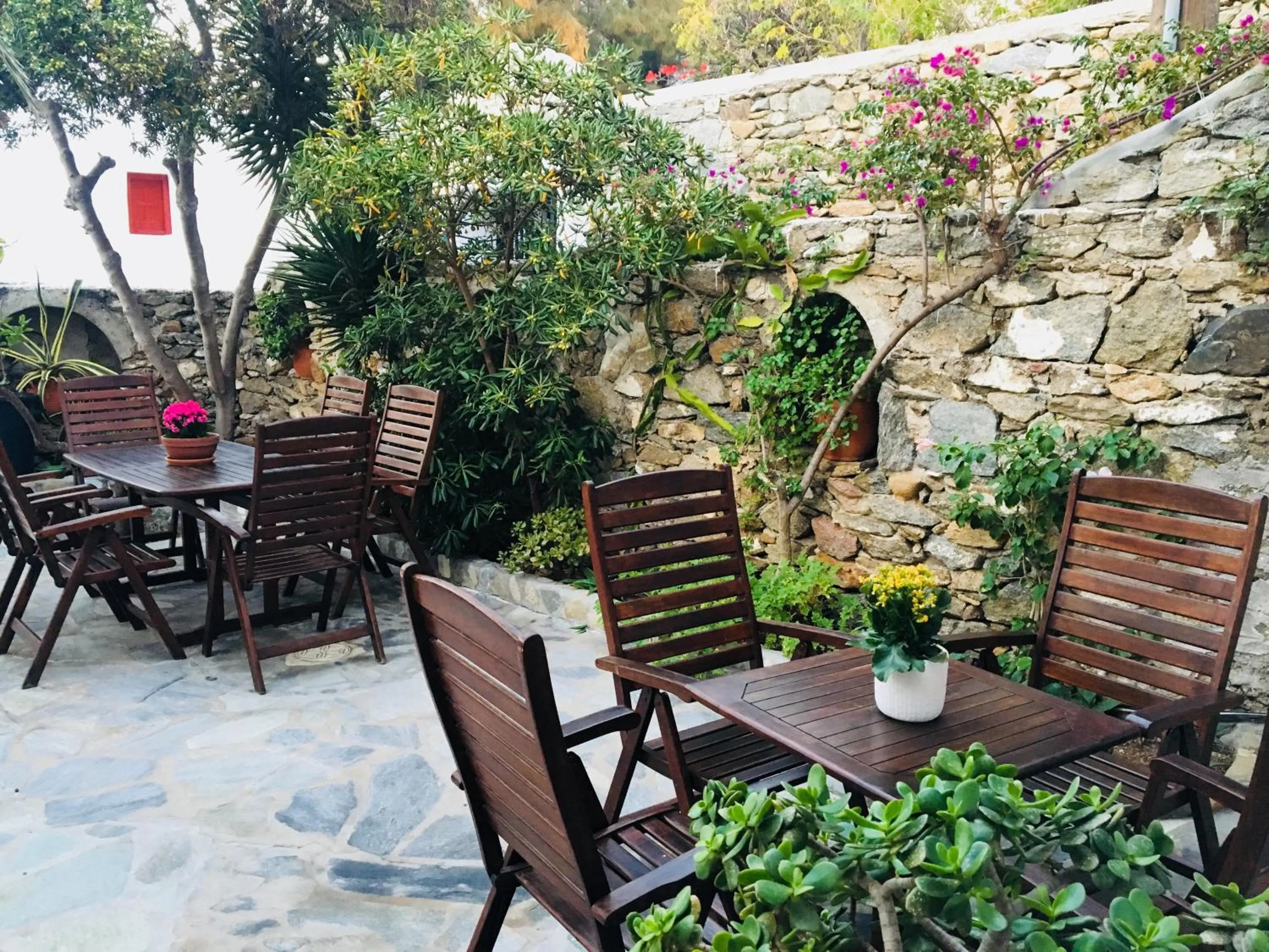 Seating area in Matina Hotel