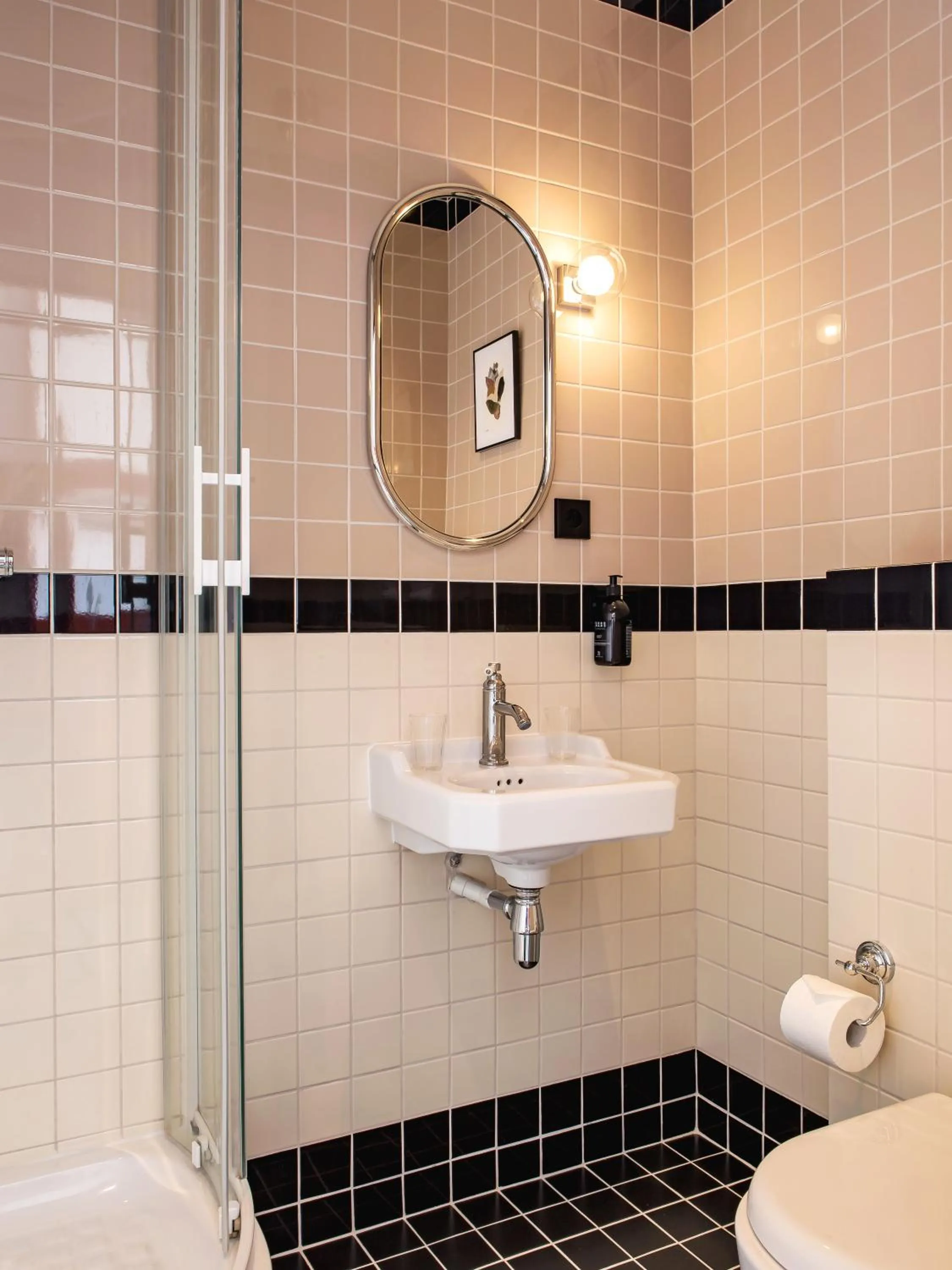 Bathroom in Hôtel Marguerite
