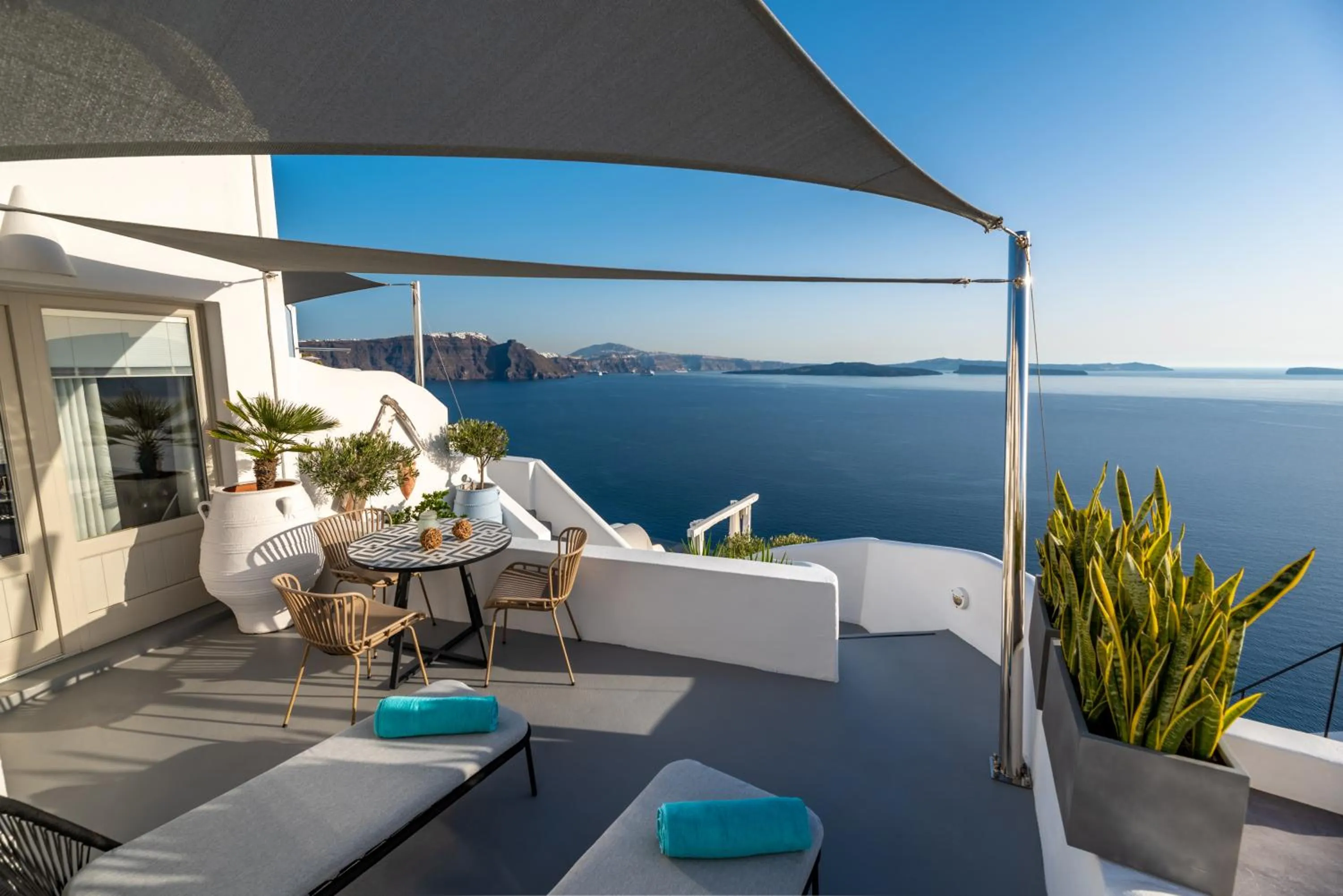 Day in Kima Oia Suites