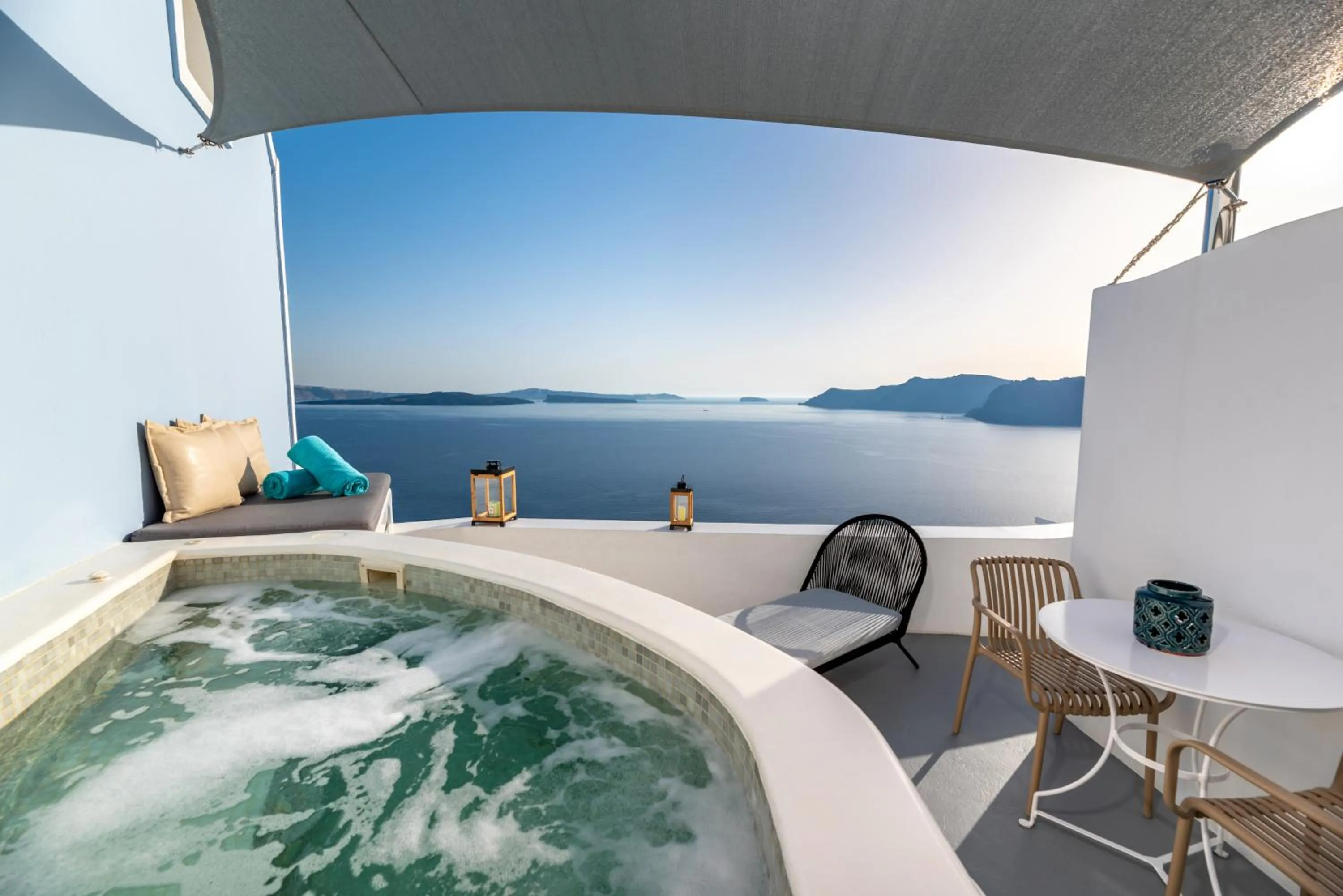 Hot Tub in Kima Oia Suites