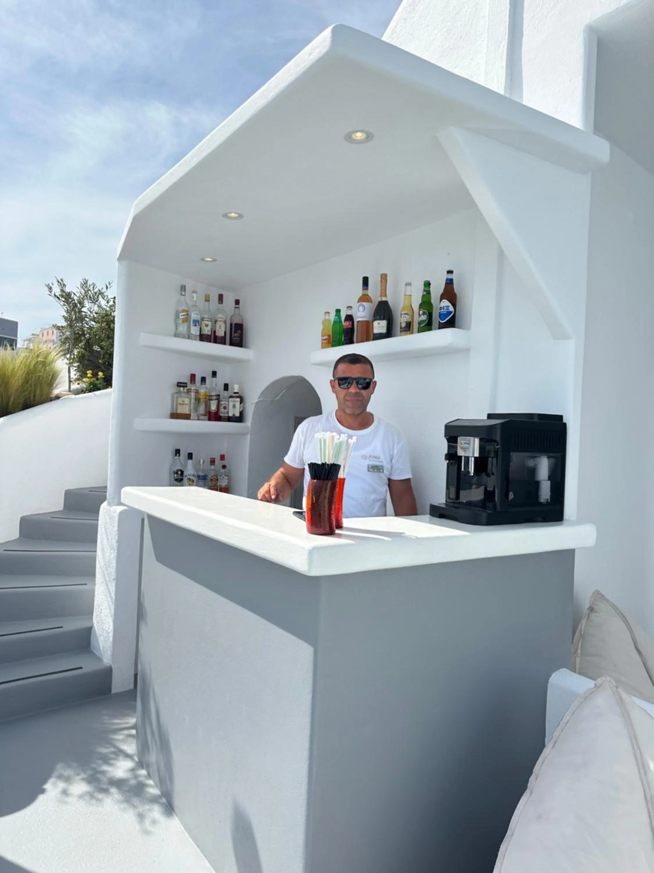 Lounge or bar in Kima Oia Suites