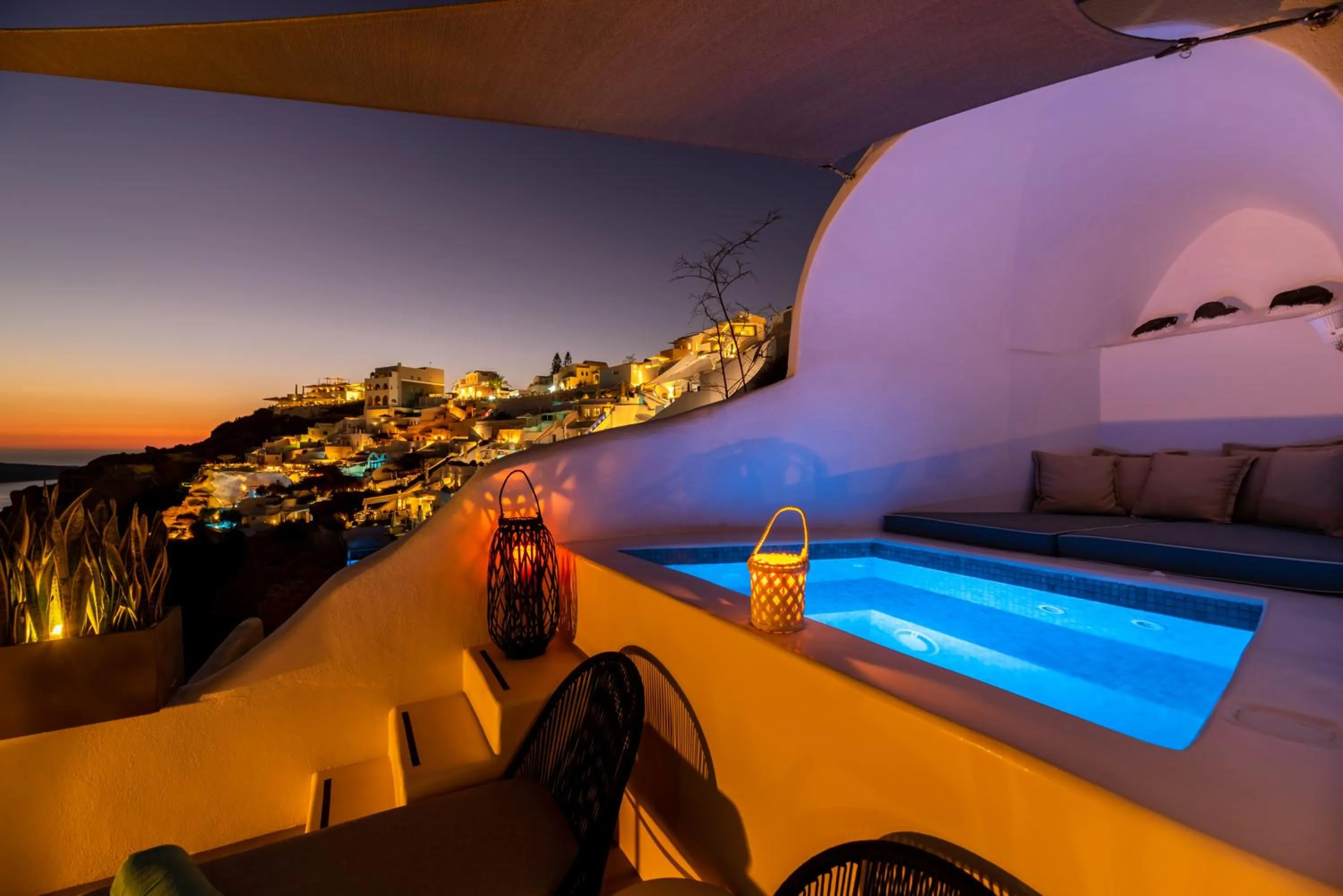 Hot Tub in Kima Oia Suites