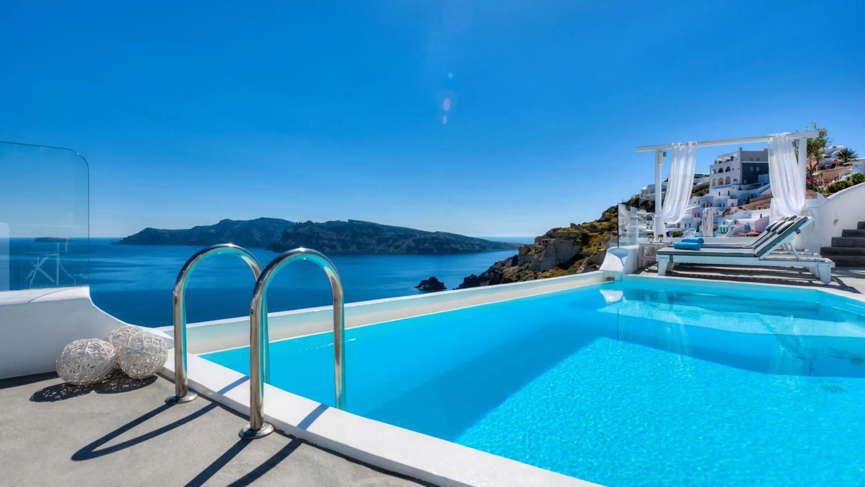 Balcony/Terrace in Kima Oia Suites
