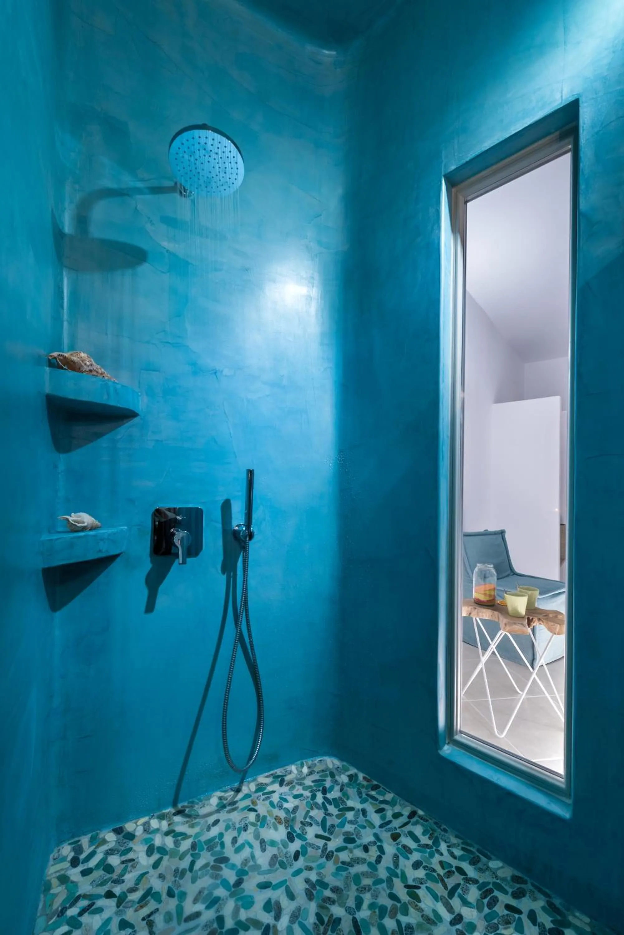 Shower, Bed in Kima Oia Suites