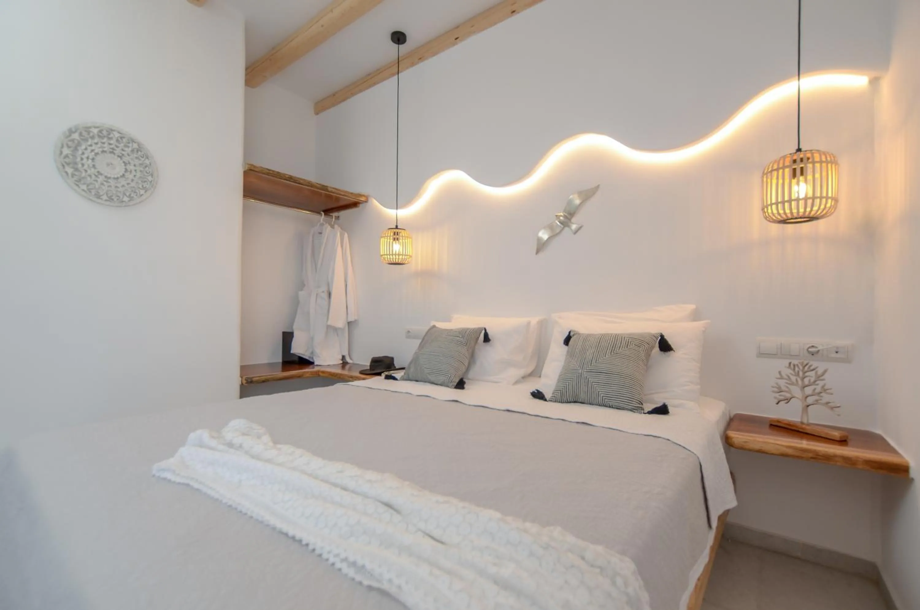 Birikos Studios & Apartments