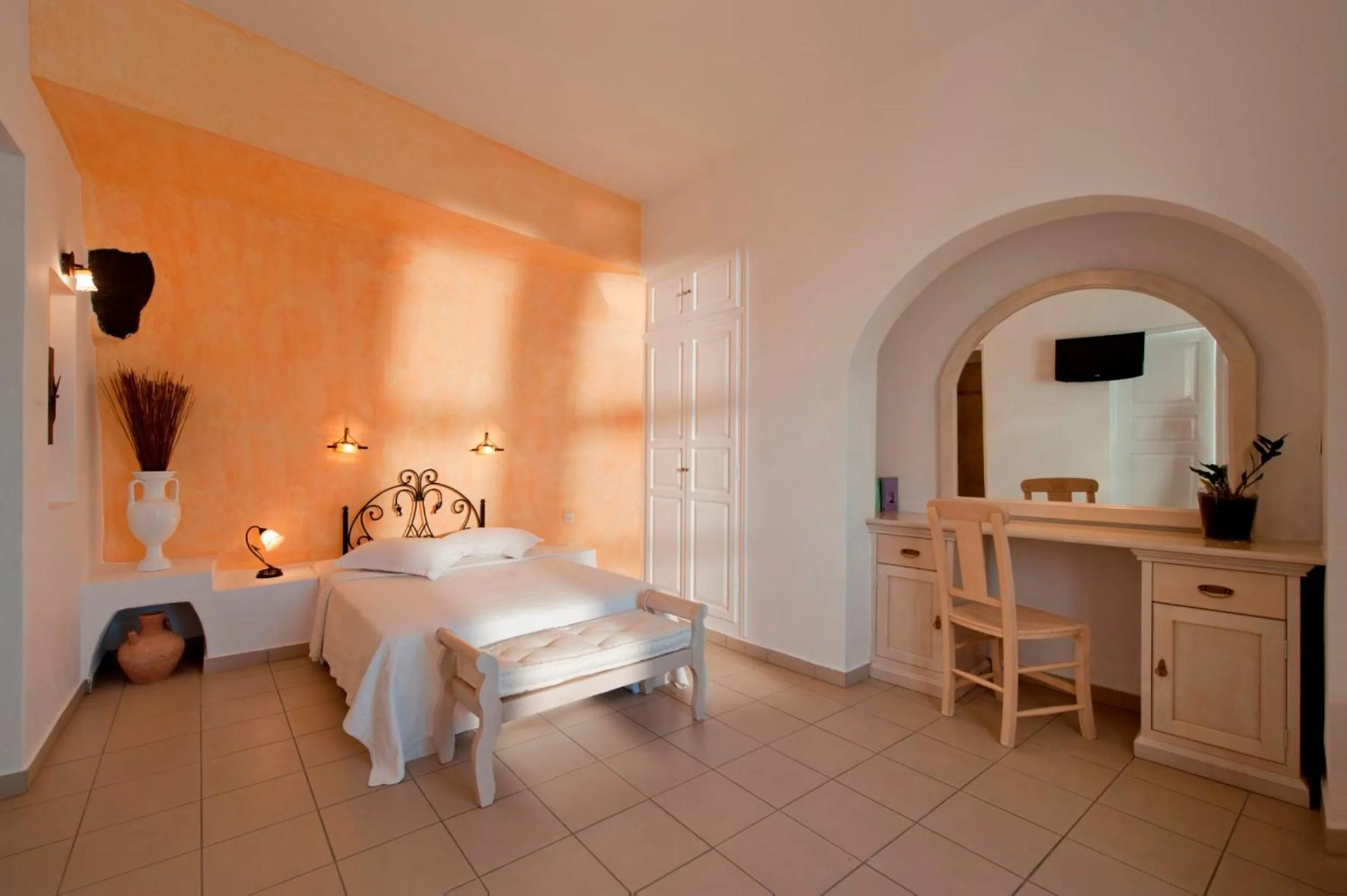 Photo of the whole room, Bed in Vallais Villa