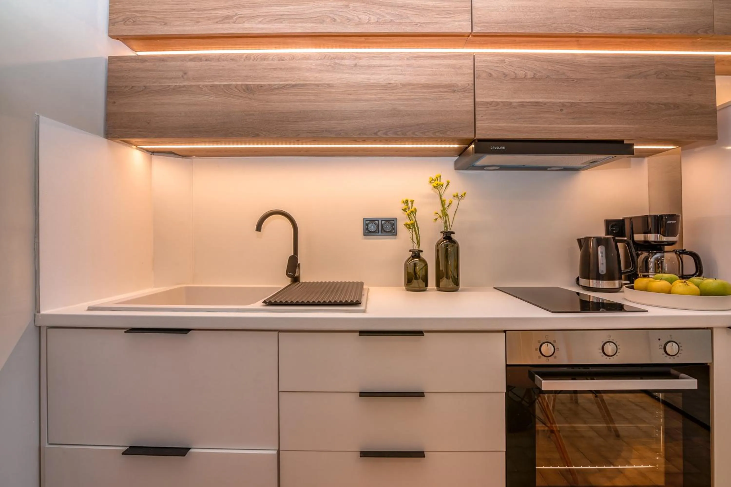 Georgia Vicky Studios & Apartments