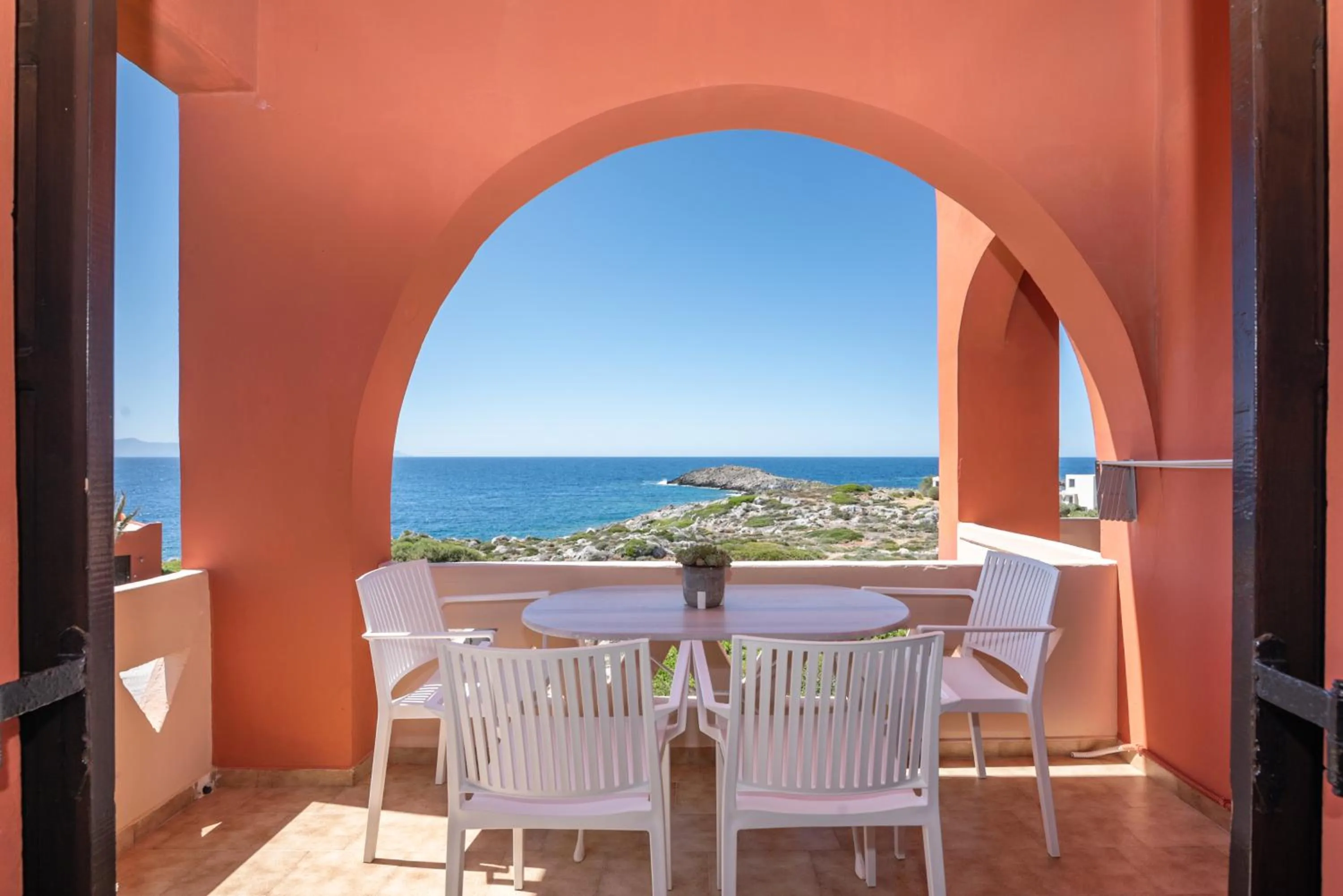 Georgia Vicky Studios & Apartments