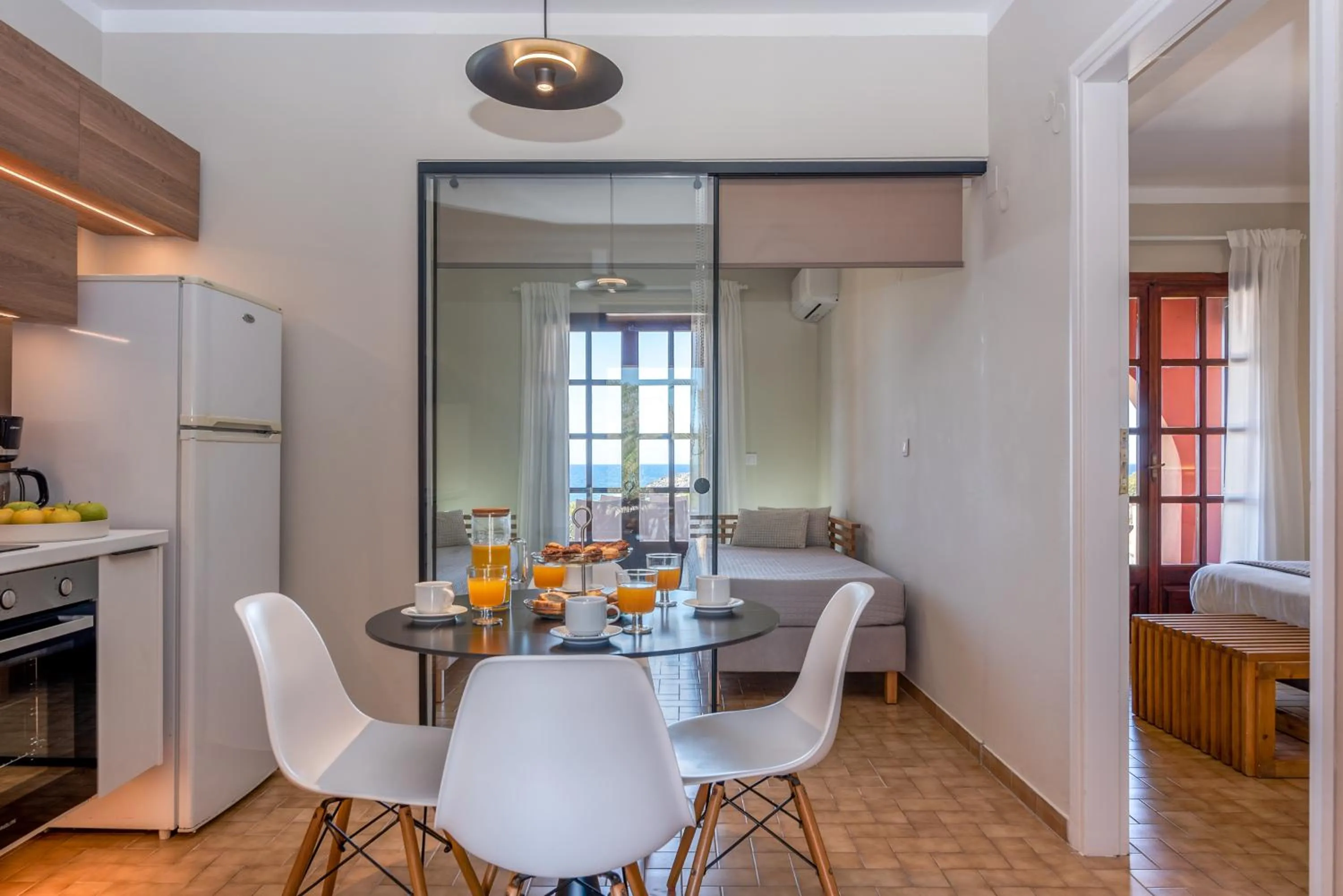 Georgia Vicky Studios & Apartments