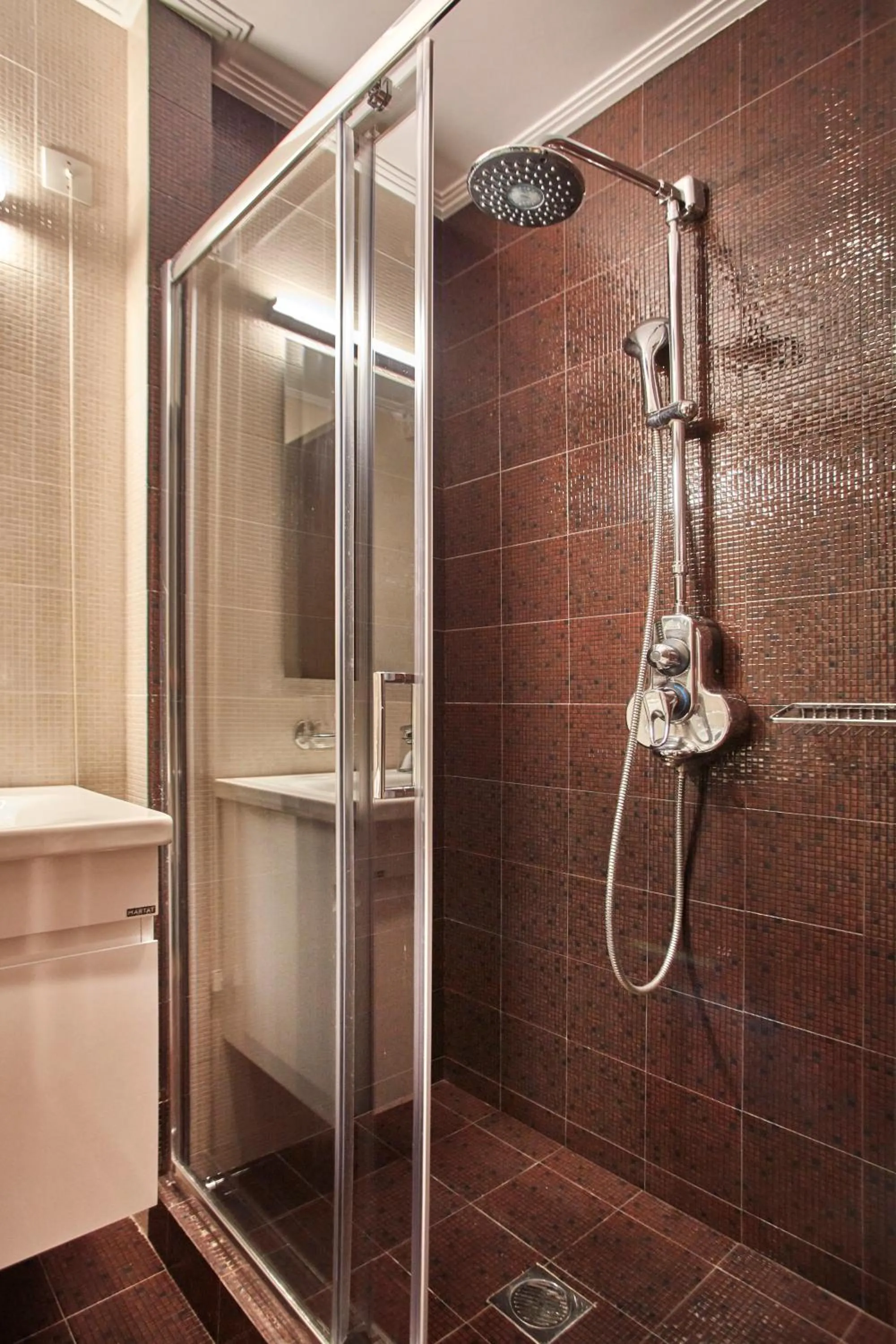 Shower in Athens Way Pop Art Hotel