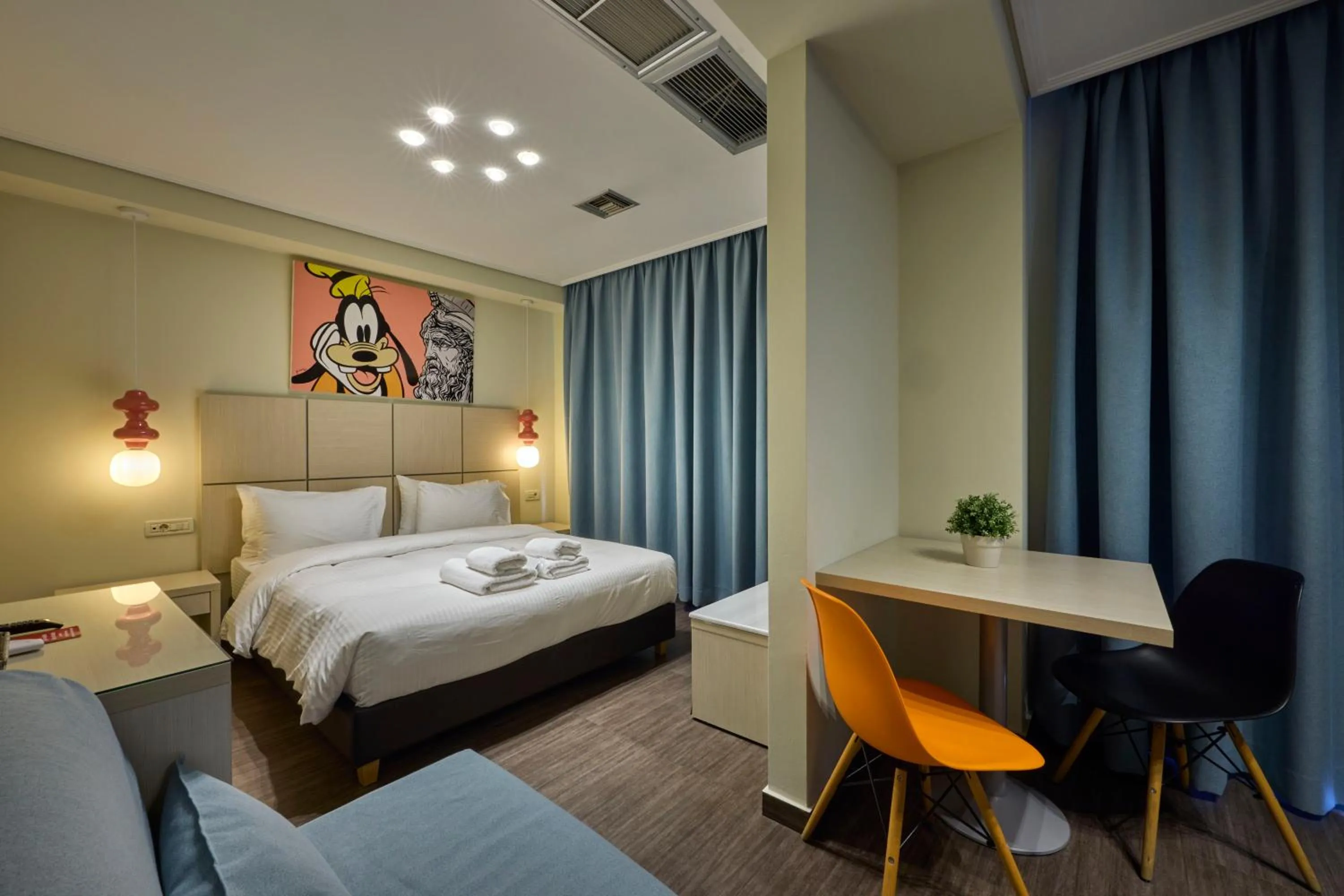 Bed in Athens Way Pop Art Hotel