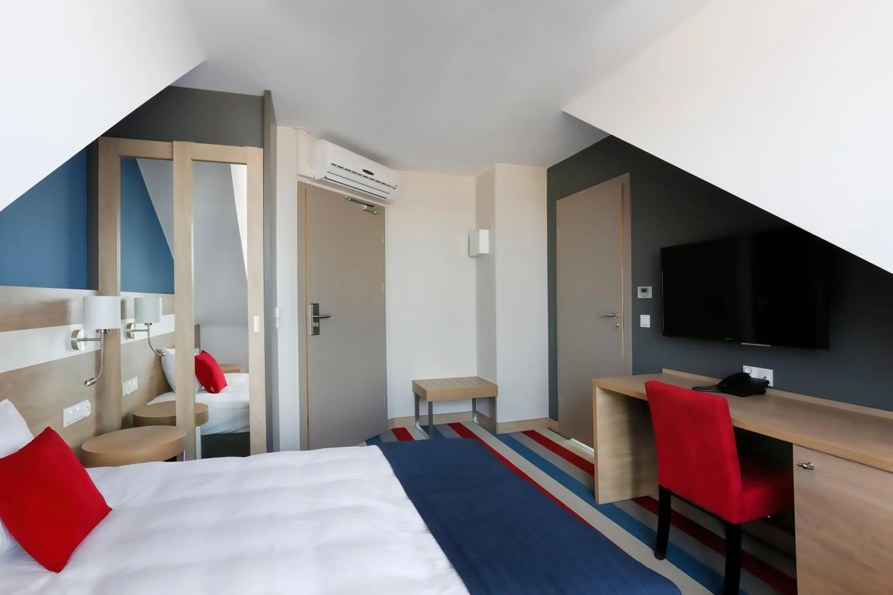 City view, Bed in Hotel Skipper