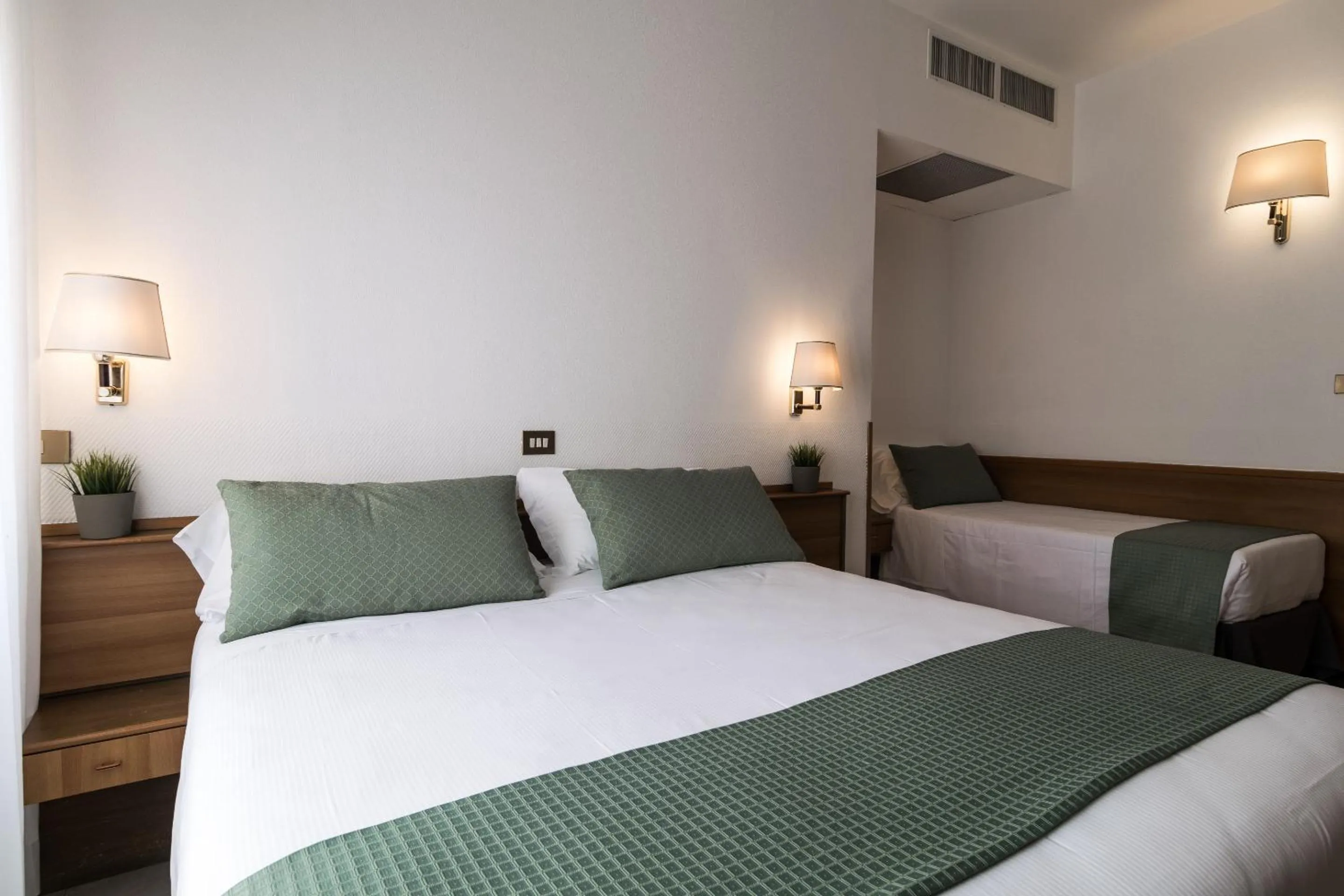 Bed in Hotel Pacific