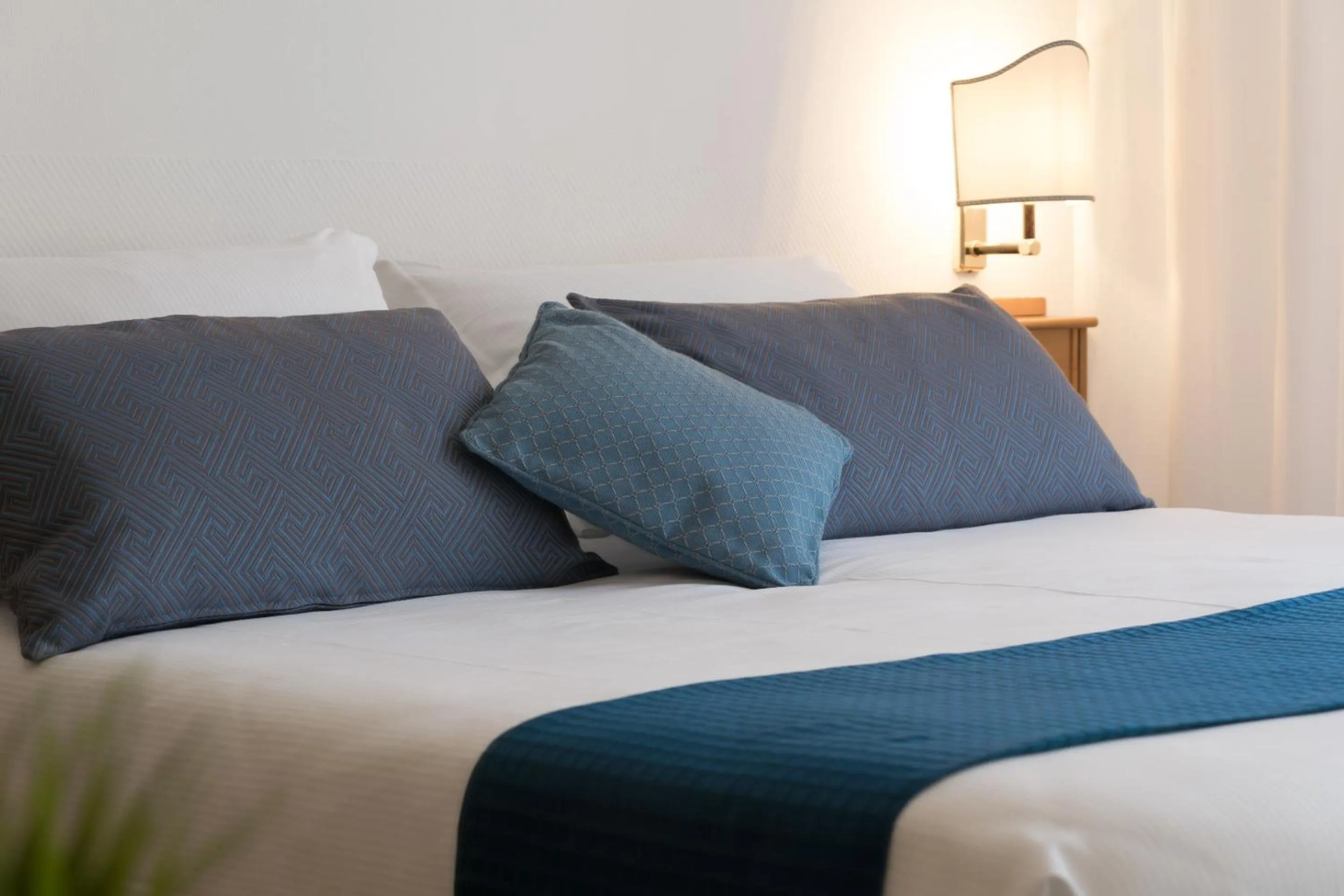 Bed in Hotel Pacific