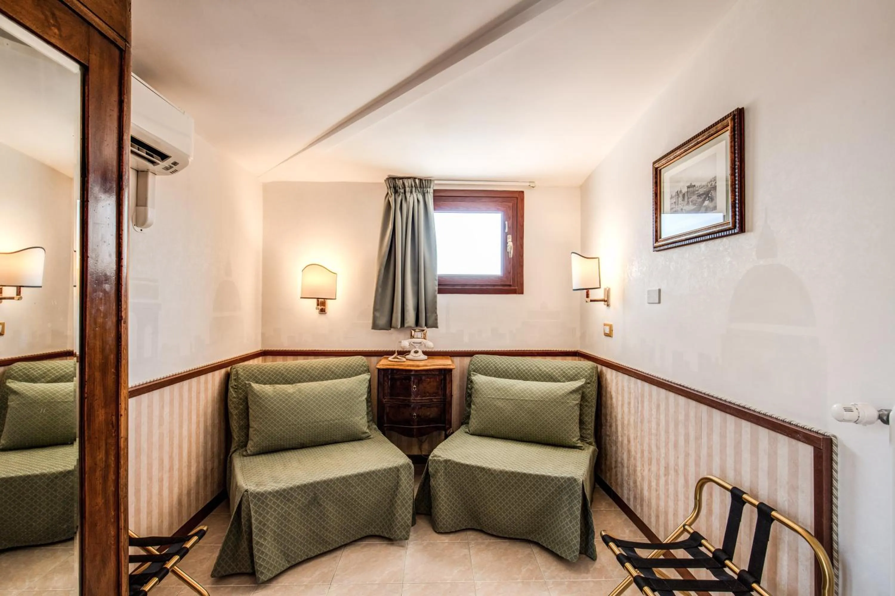 Living room in Hotel Pacific